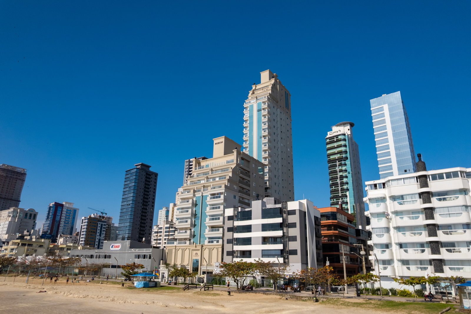 Apartamento Le Biarritz Residence Itapema (SC) – AG SANTÉ & ROSECON