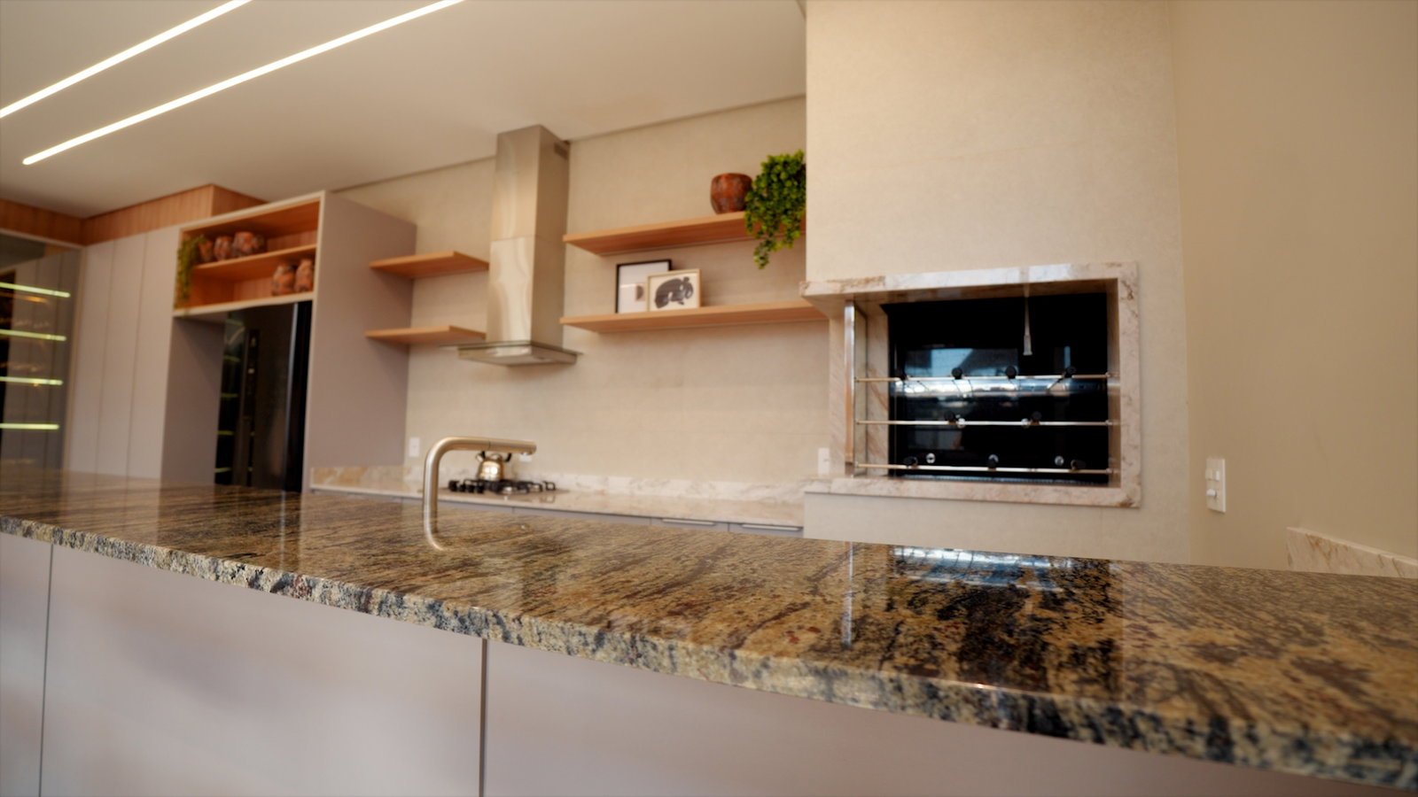 Apartamento L’Aquamarine Residence Itajaí (SC) – AIKON