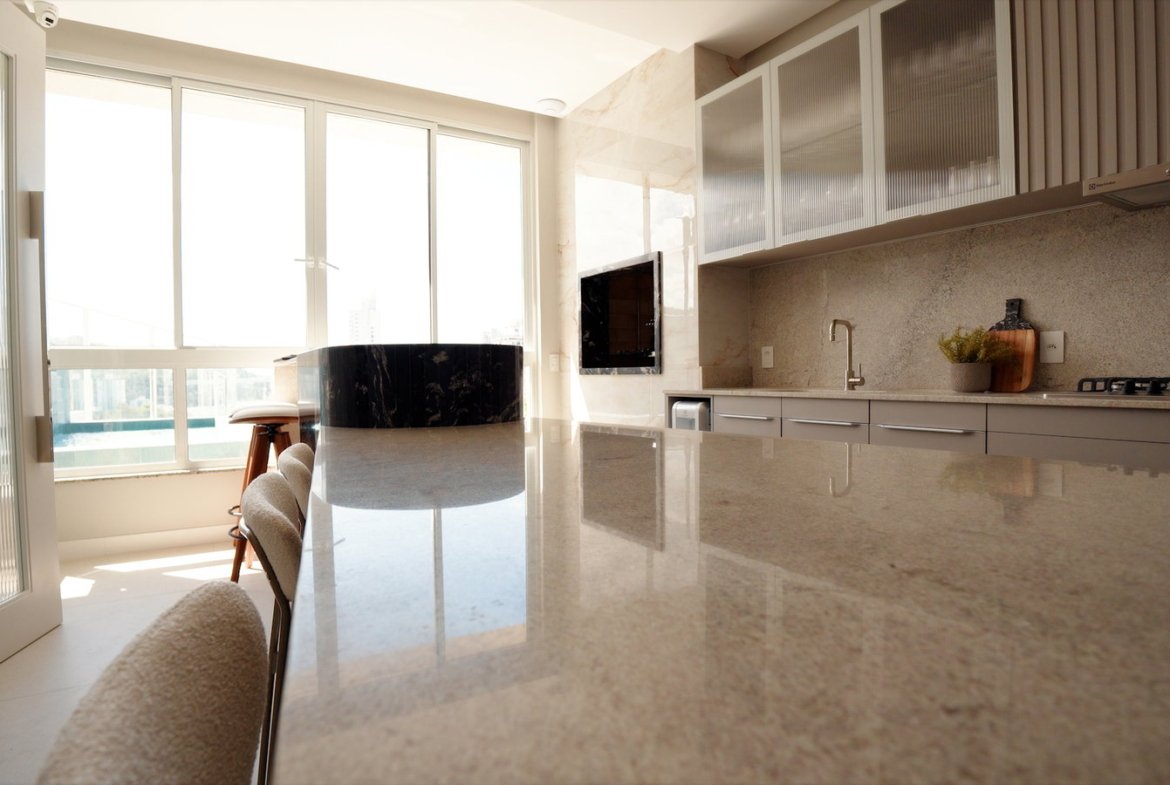 Apartamento L’Aquamarine Residence Itajaí (SC) – AIKON