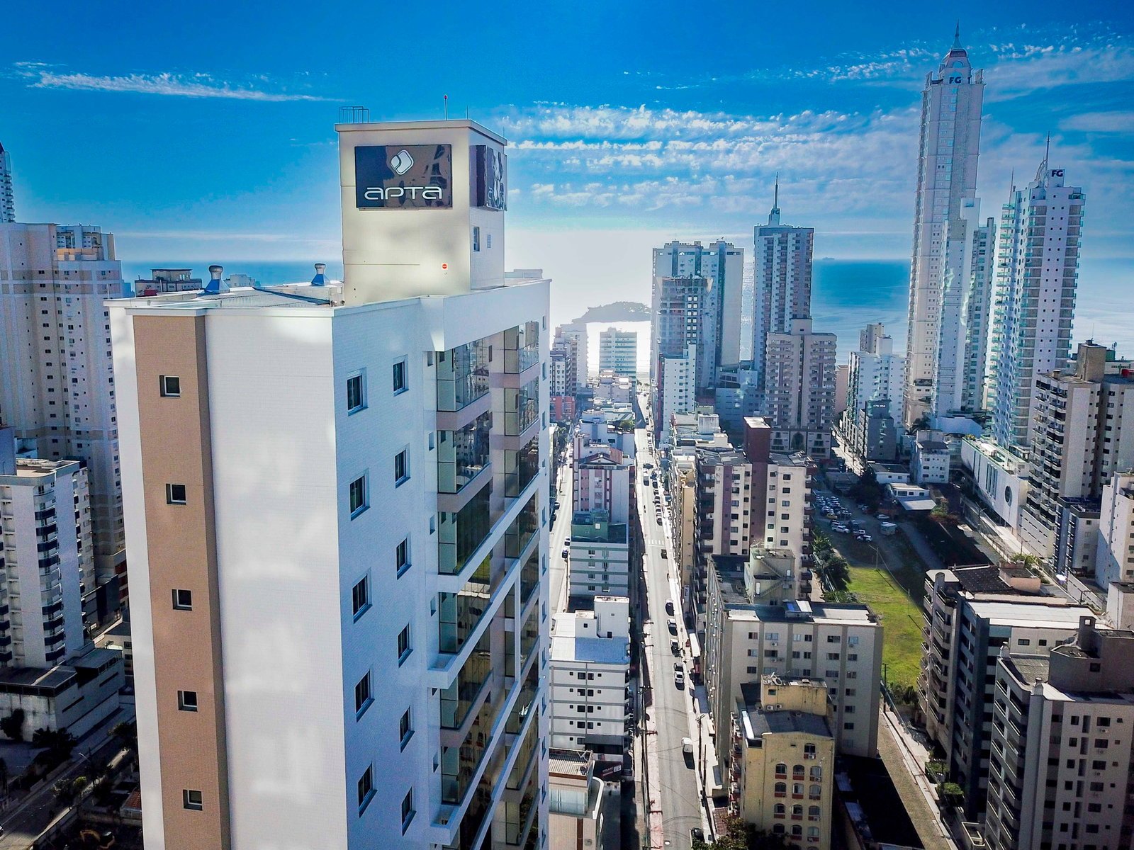 apta-exuberance-fachada-04 Apartamento no Exuberance Residence em Balneário Camboriú (SC) | APTA