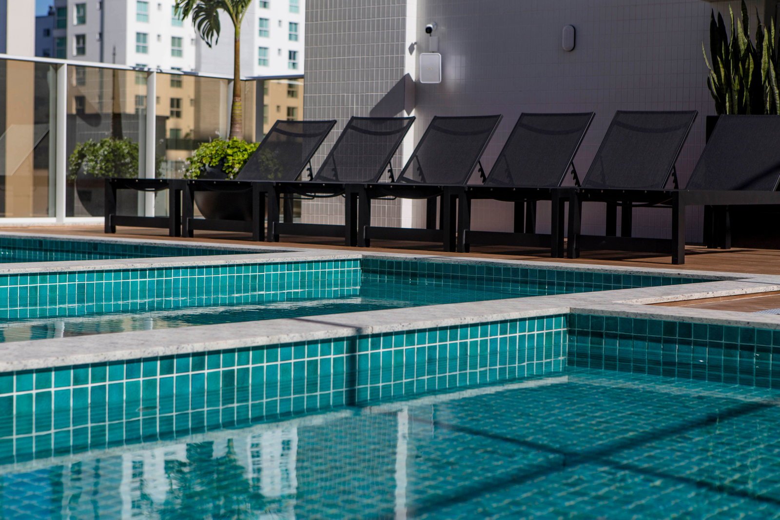 apta-exuberance-piscina-02 Apartamento no Exuberance Residence em Balneário Camboriú (SC) | APTA