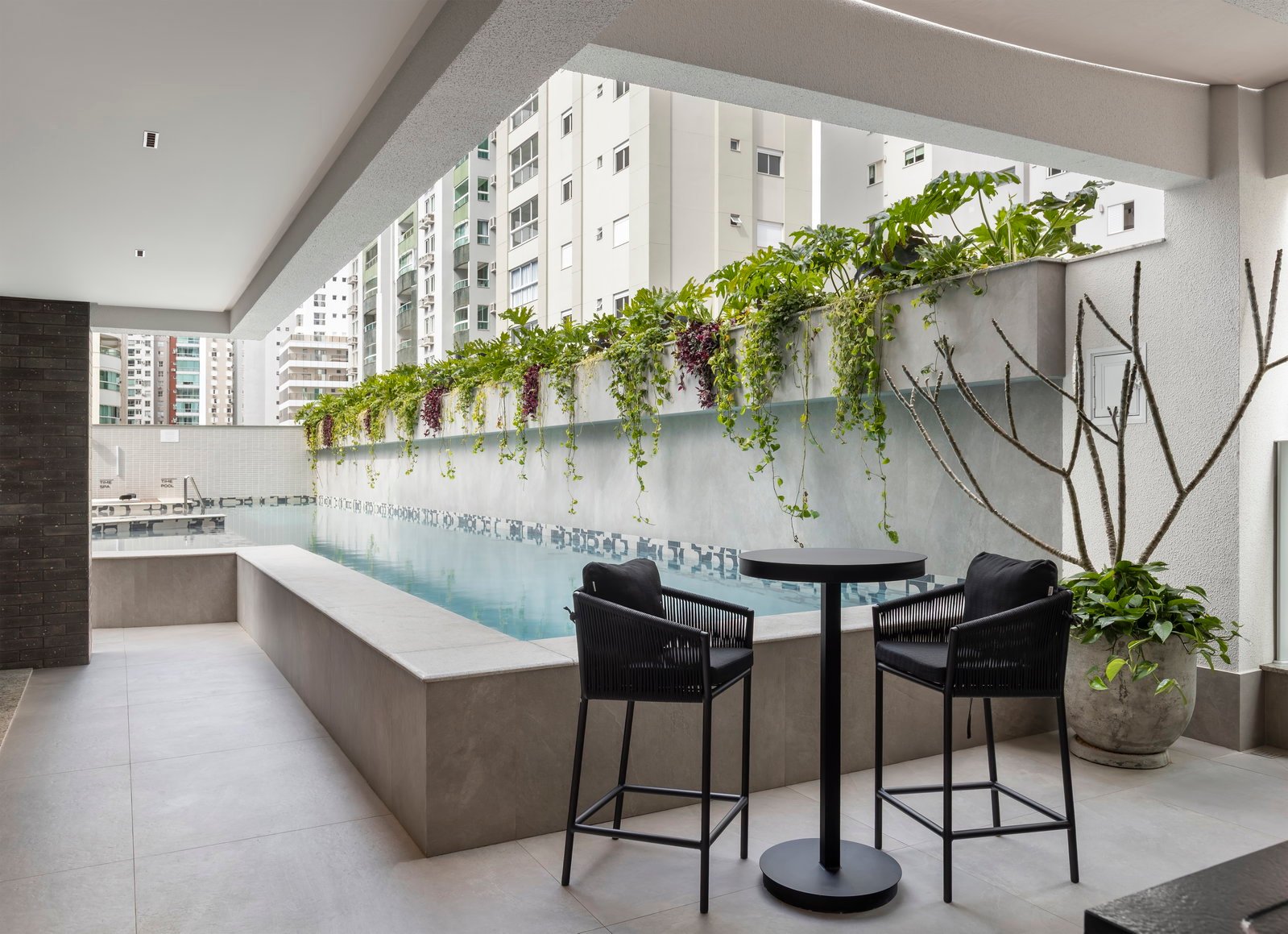 arrka-timeless-piscina-03 Apartamento no Timeless at Alvin Residence em Balneário Camboriú (SC) | ARRKA