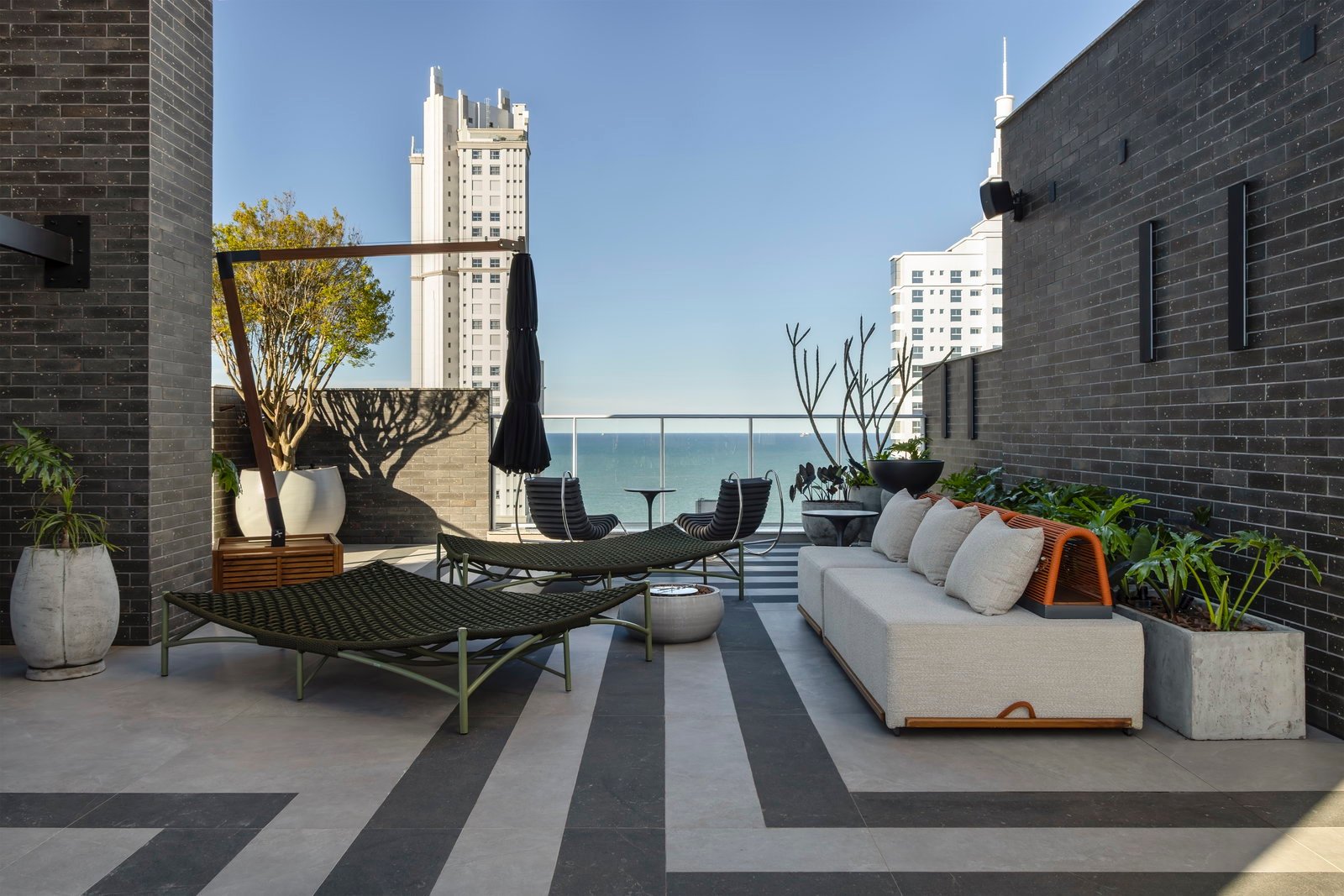 arrka-timeless-rooftop-01 Apartamento no Timeless at Alvin Residence em Balneário Camboriú (SC) | ARRKA