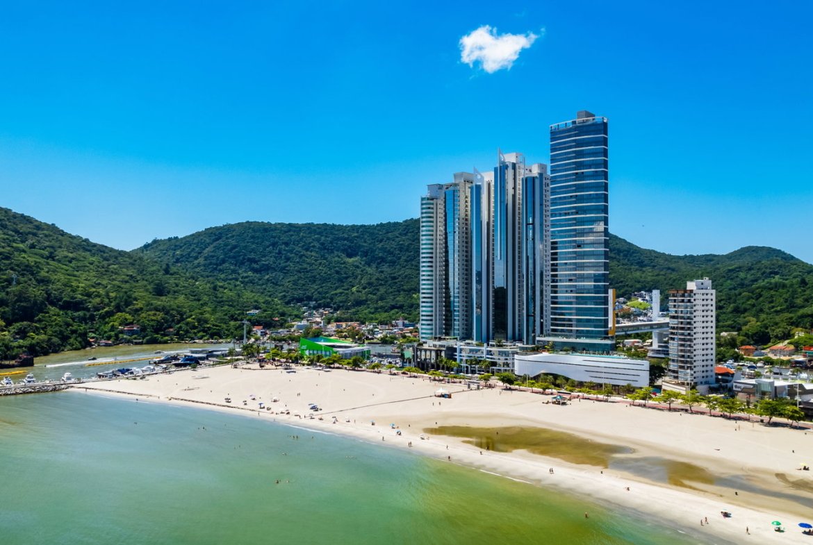 Apartamento no Pharos Residence em Balneário Camboriú (SC) | CECHINEL