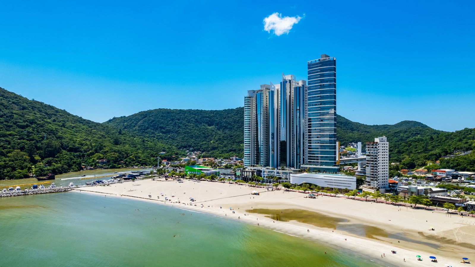 Apartamento no Pharos Residence em Balneário Camboriú (SC) | CECHINEL