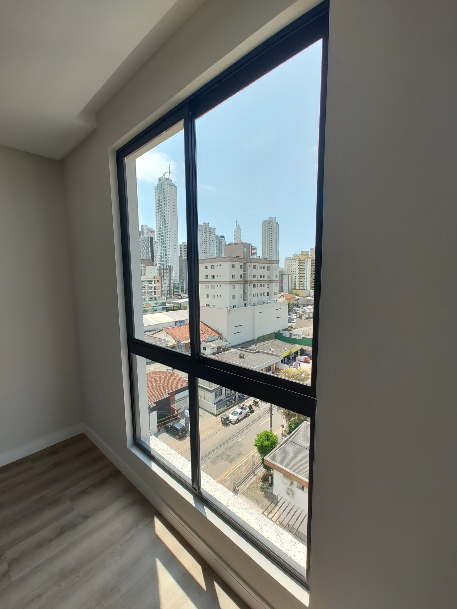 clh-montefiore-vista-sala-02 Apartamento no Montefiore Residencial em Balneário Camboriú (SC) | CLH