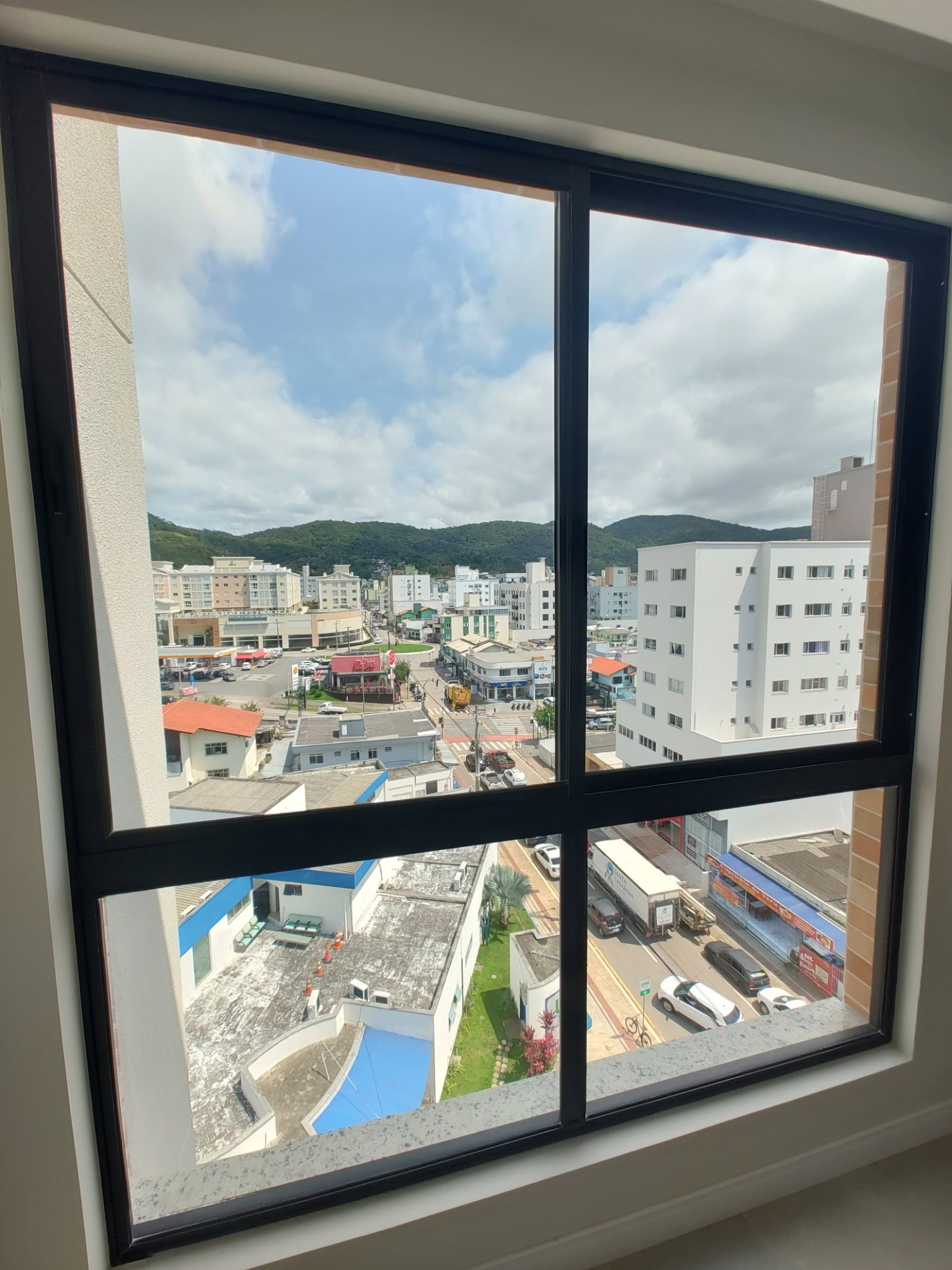 clh-montefiore-vista-sala-03 Apartamento no Montefiore Residencial em Balneário Camboriú (SC) | CLH