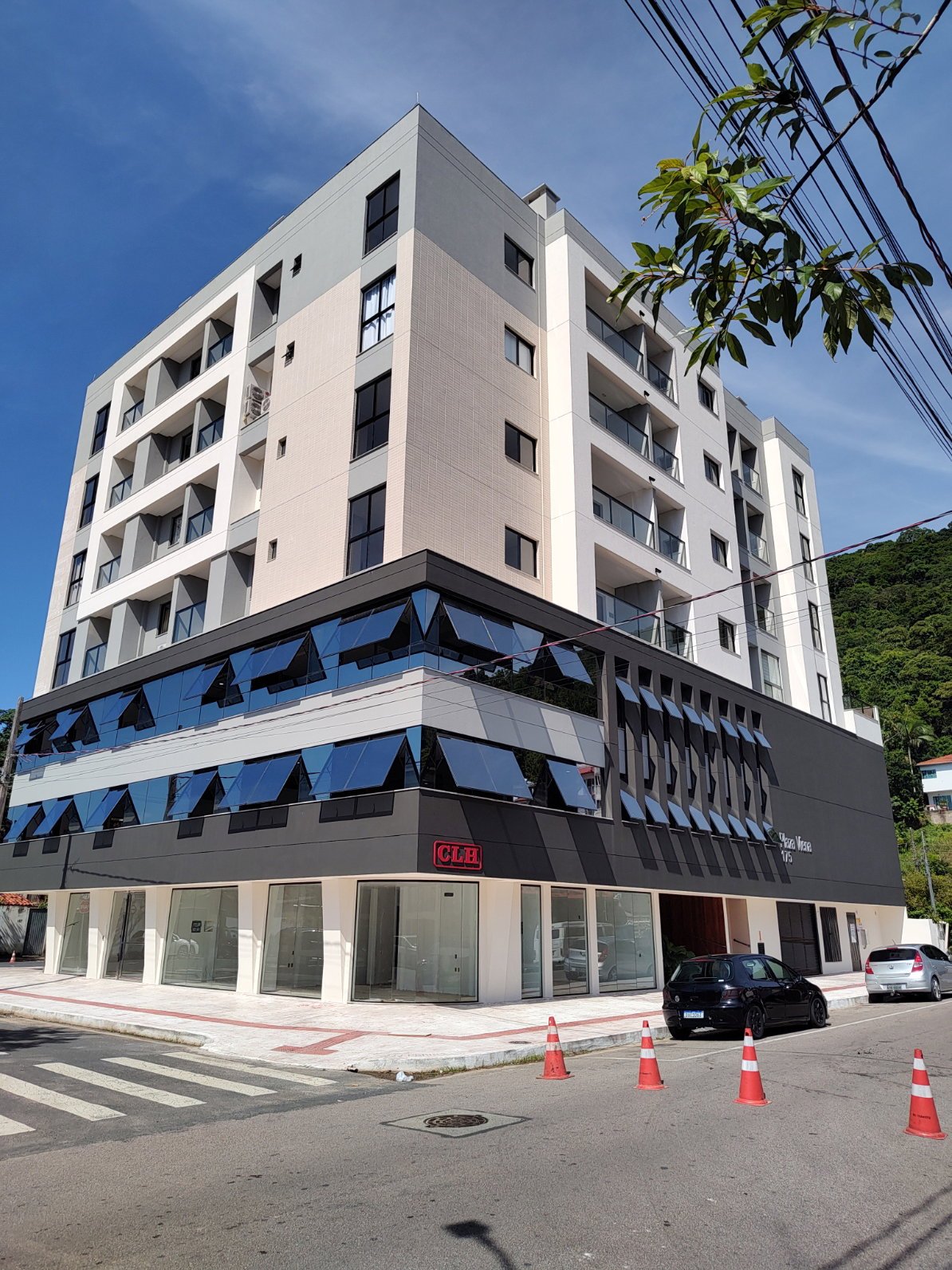 clh-plaza-viena-fachada-02 Apartamento no Plaza Viena Residence em Balneário Camboriú (SC) | CLH