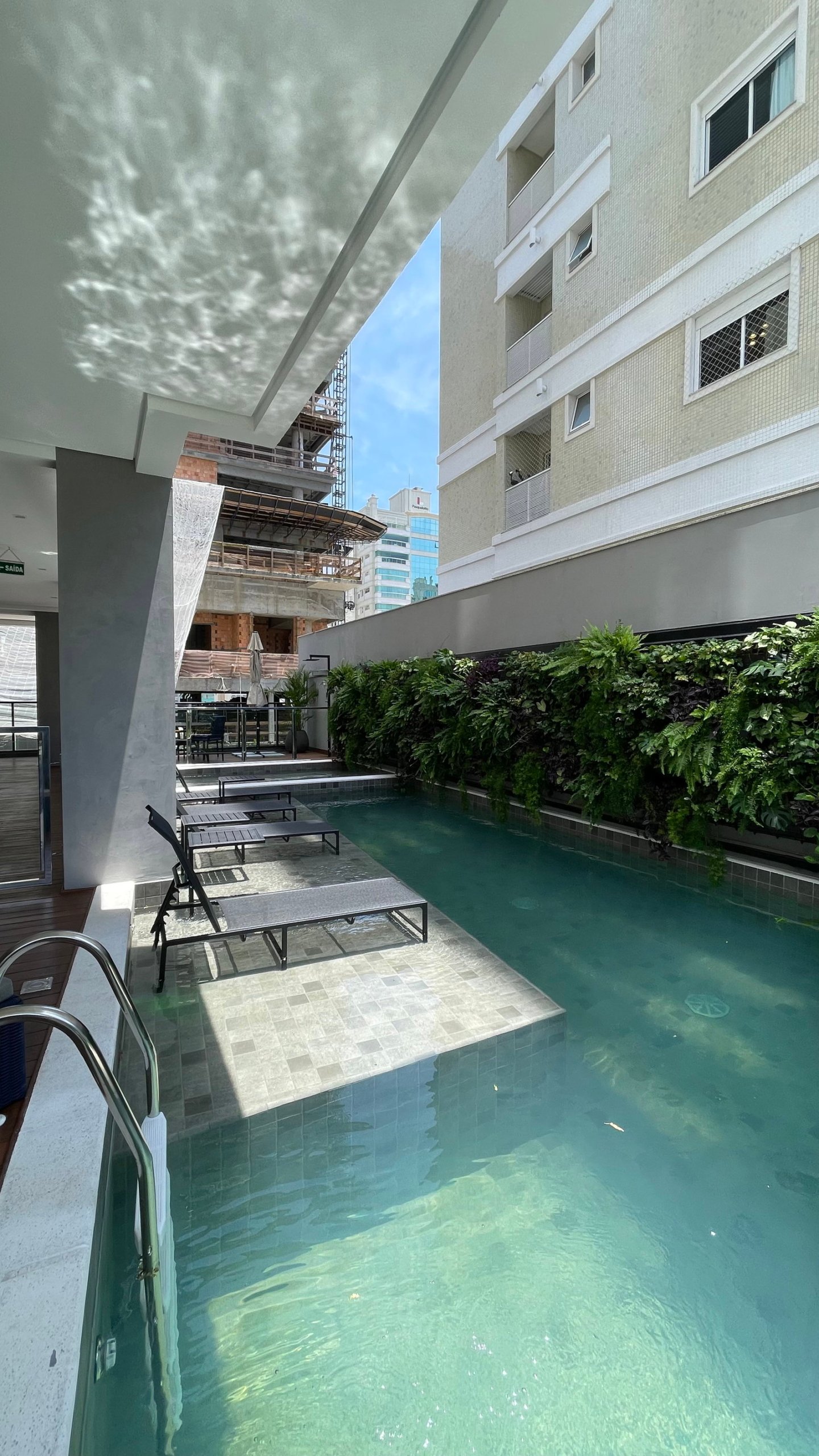 kah-canvas-piscina-02 Apartamento Canvas Residence Itapema (SC) – ZAH