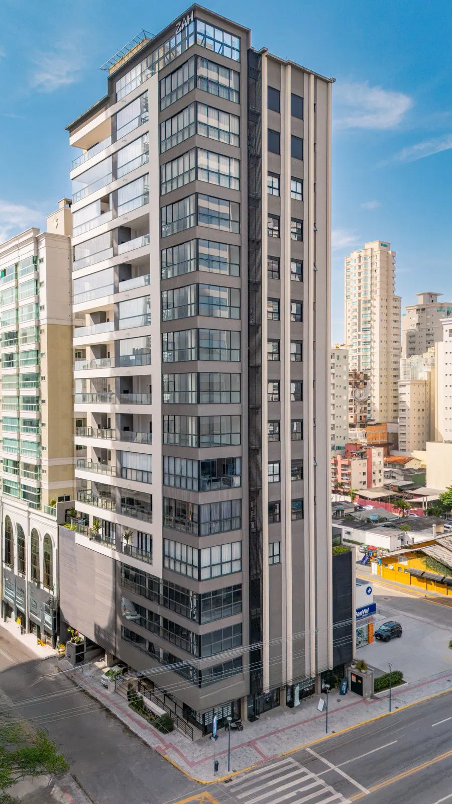 kah-canvas-planta-fachada-01 Apartamento Canvas Residence Itapema (SC) – ZAH
