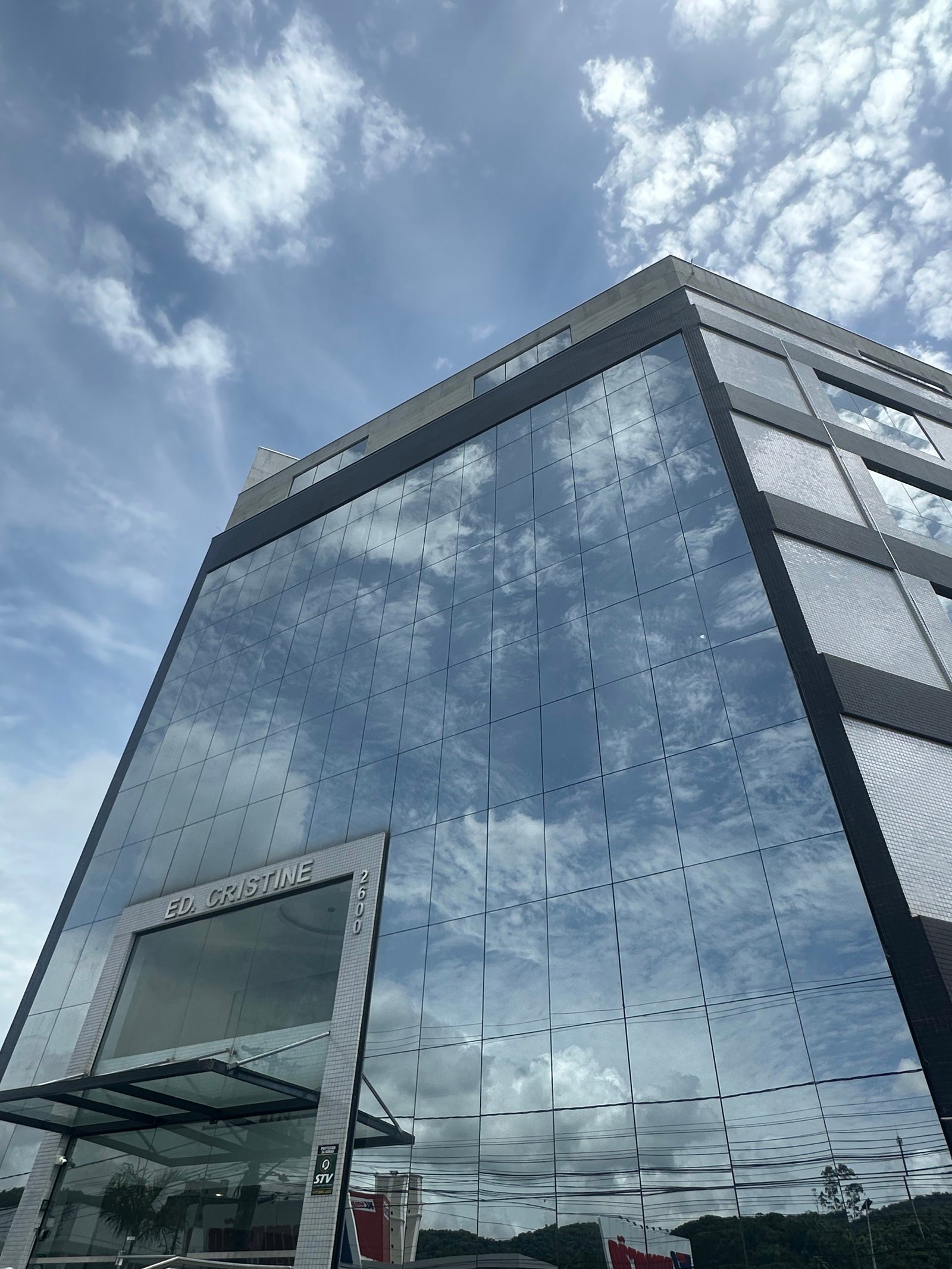Sala Comercial no Edifício Cristine em Itajaí (SC) | LEÃO