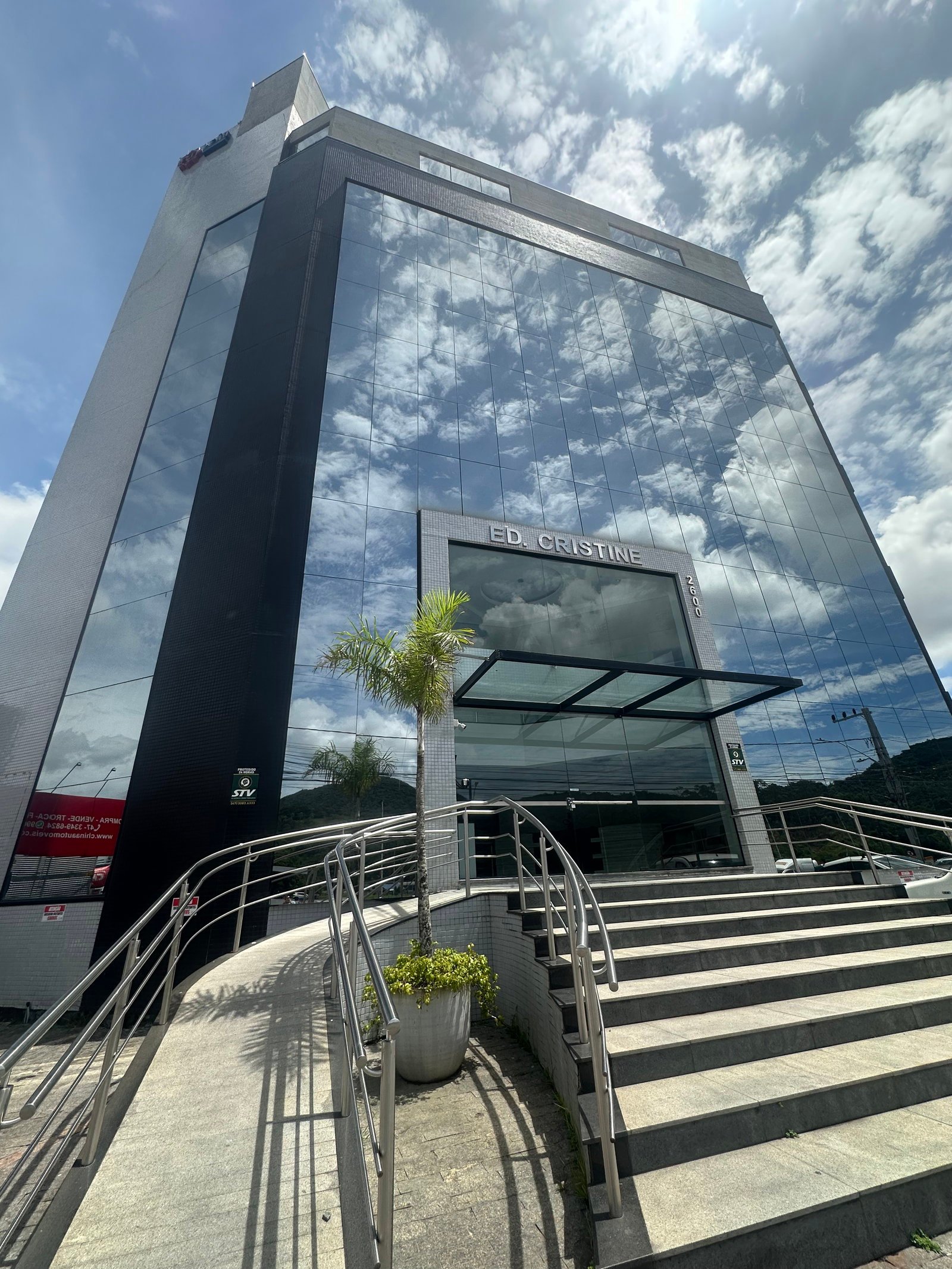 Sala Comercial no Edifício Cristine em Itajaí (SC) | LEÃO