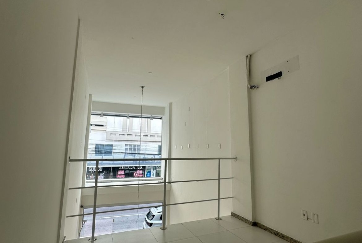 Sala Comercial no Edifício Brasil 1500 em Balneário Camboriú (SC) | LEÃO