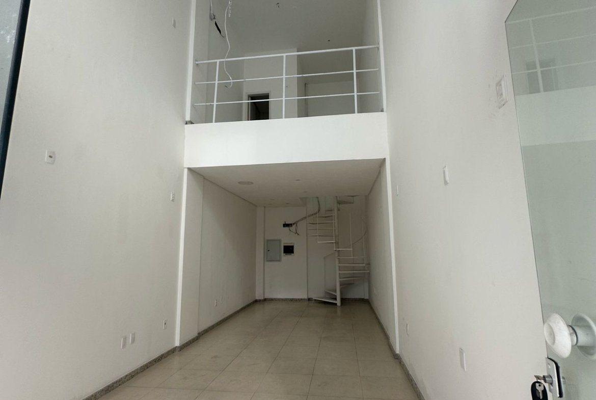 Sala Comercial no Edifício Brasil 1500 em Balneário Camboriú (SC) | LEÃO