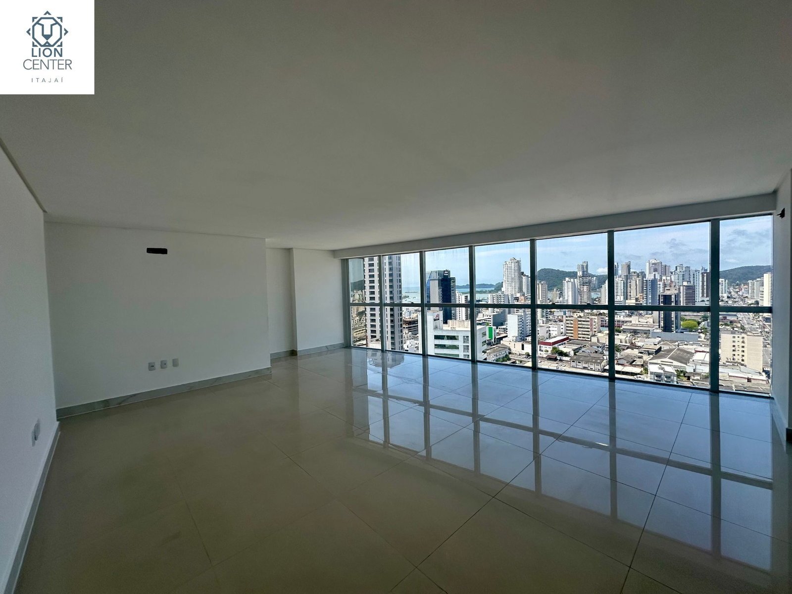 Sala Comercial no Lion Center em Itajaí (SC) | LEÃO