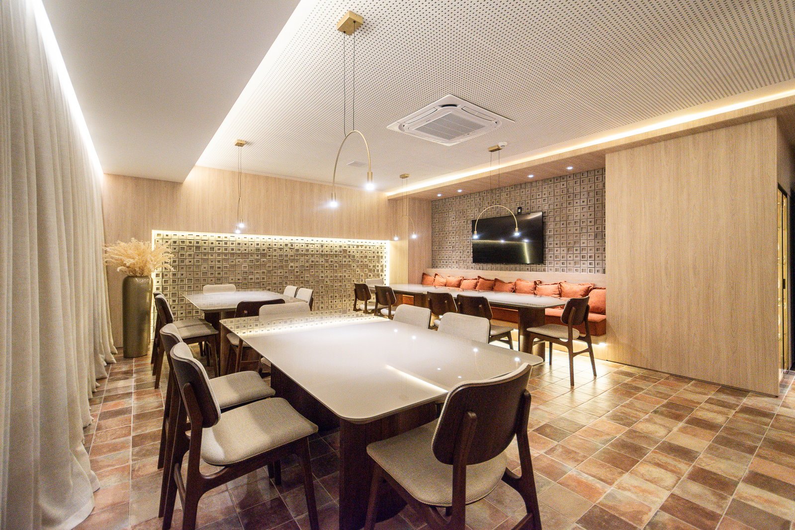 mondo-riomaggiore-salao-festas-04 Apartamento Riomaggiore Residenze Balneário Camboriú (SC) – MONDO