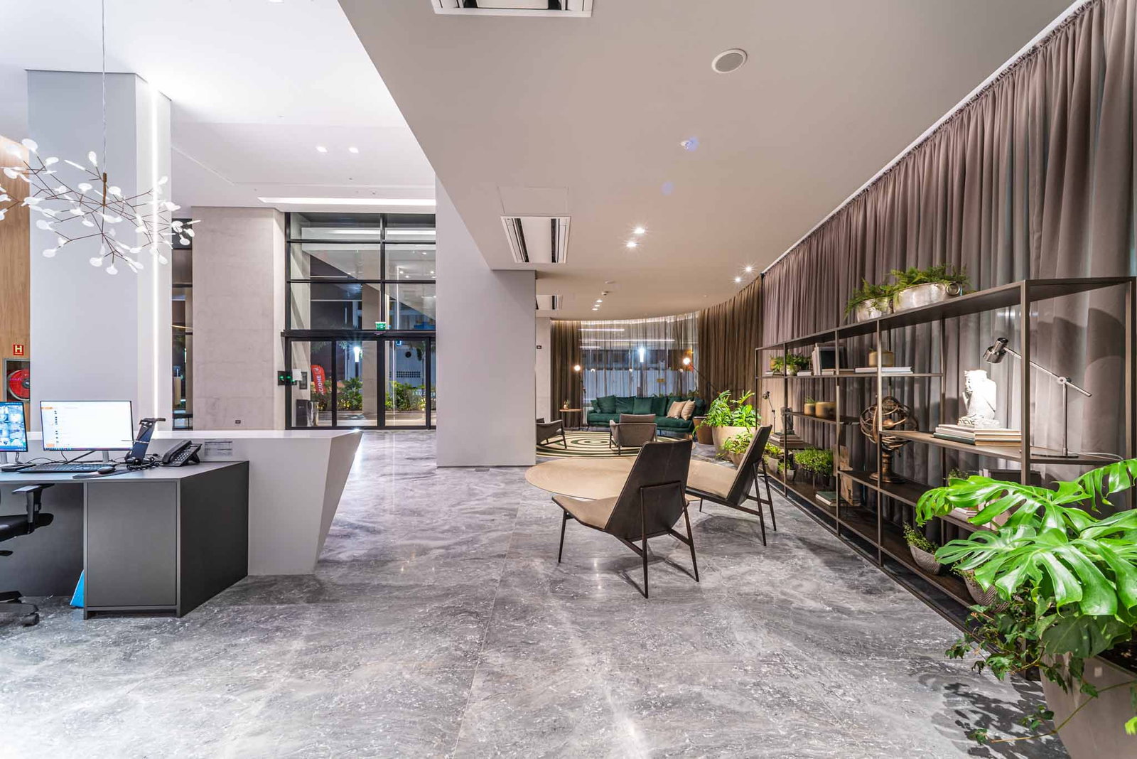 procave-absolute-recepcao-01 Sala Comercial Absolute Business & Hotel em Itajaí (SC) | PROCAVE