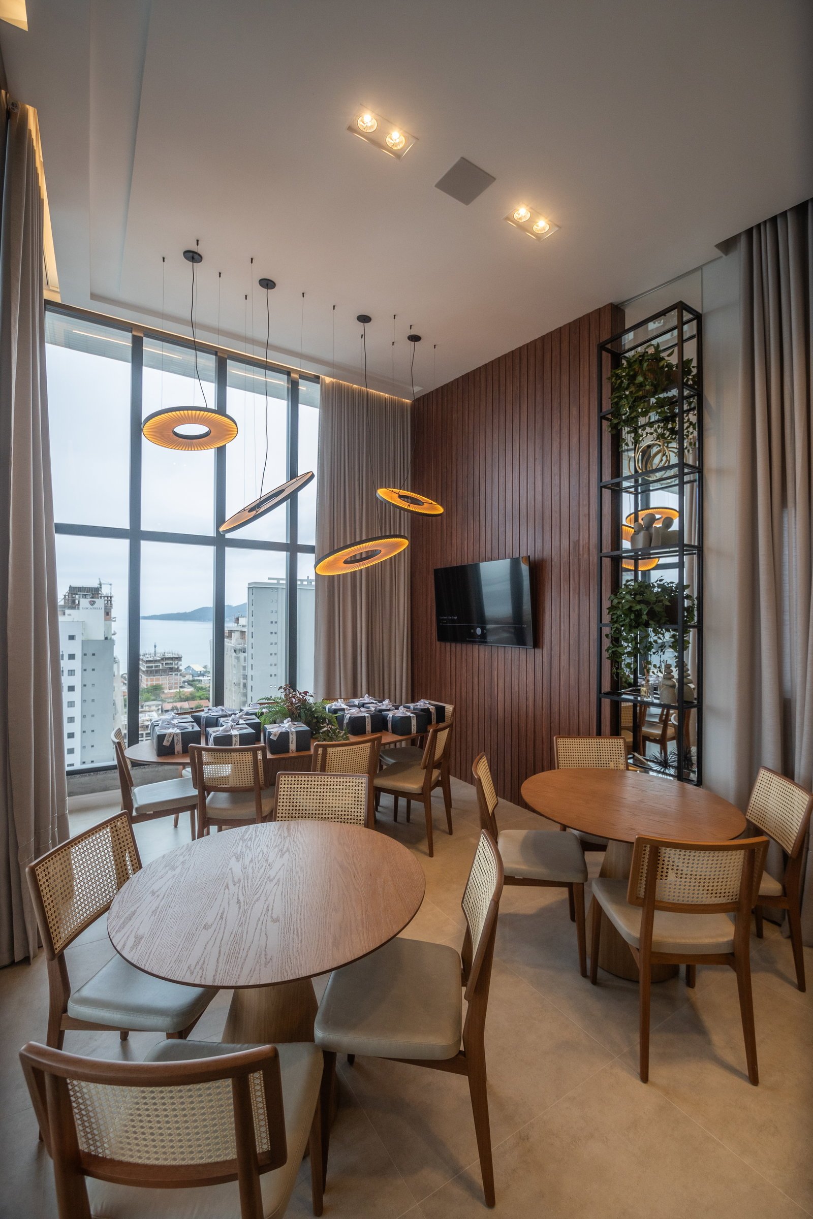 Apartamento no Sky Tower Residence em Porto Belo (SC) | REVÊ