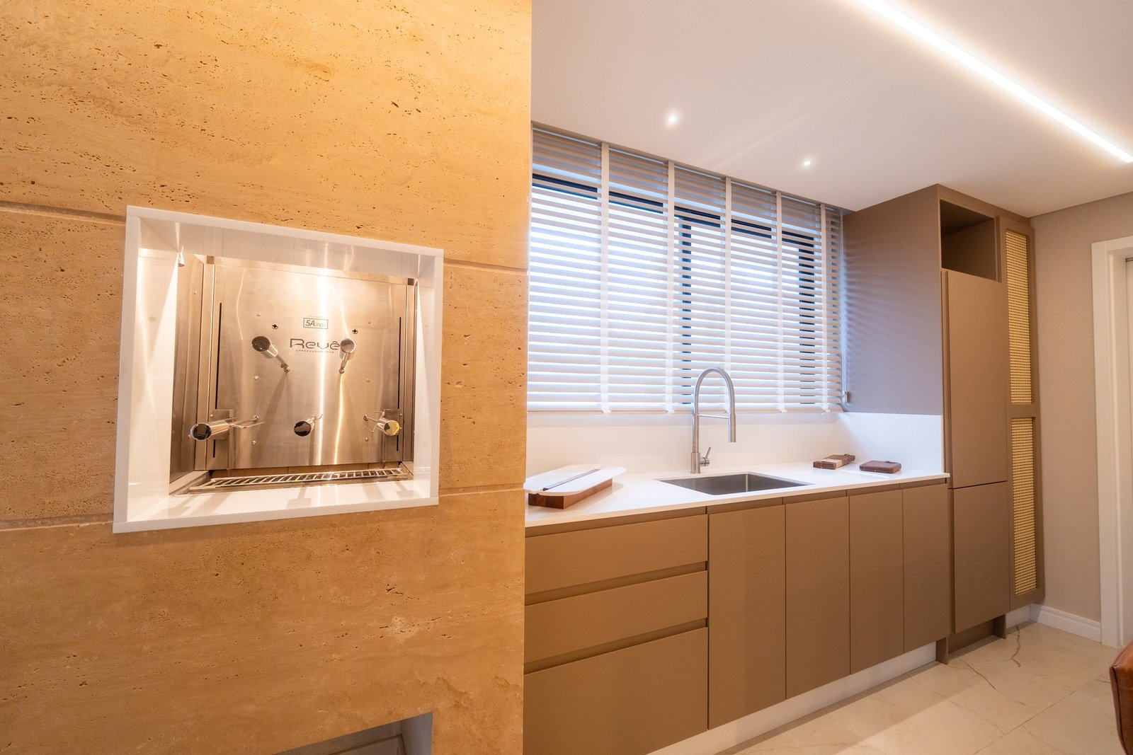 Apartamento no Sky Tower Residence em Porto Belo (SC) | REVÊ