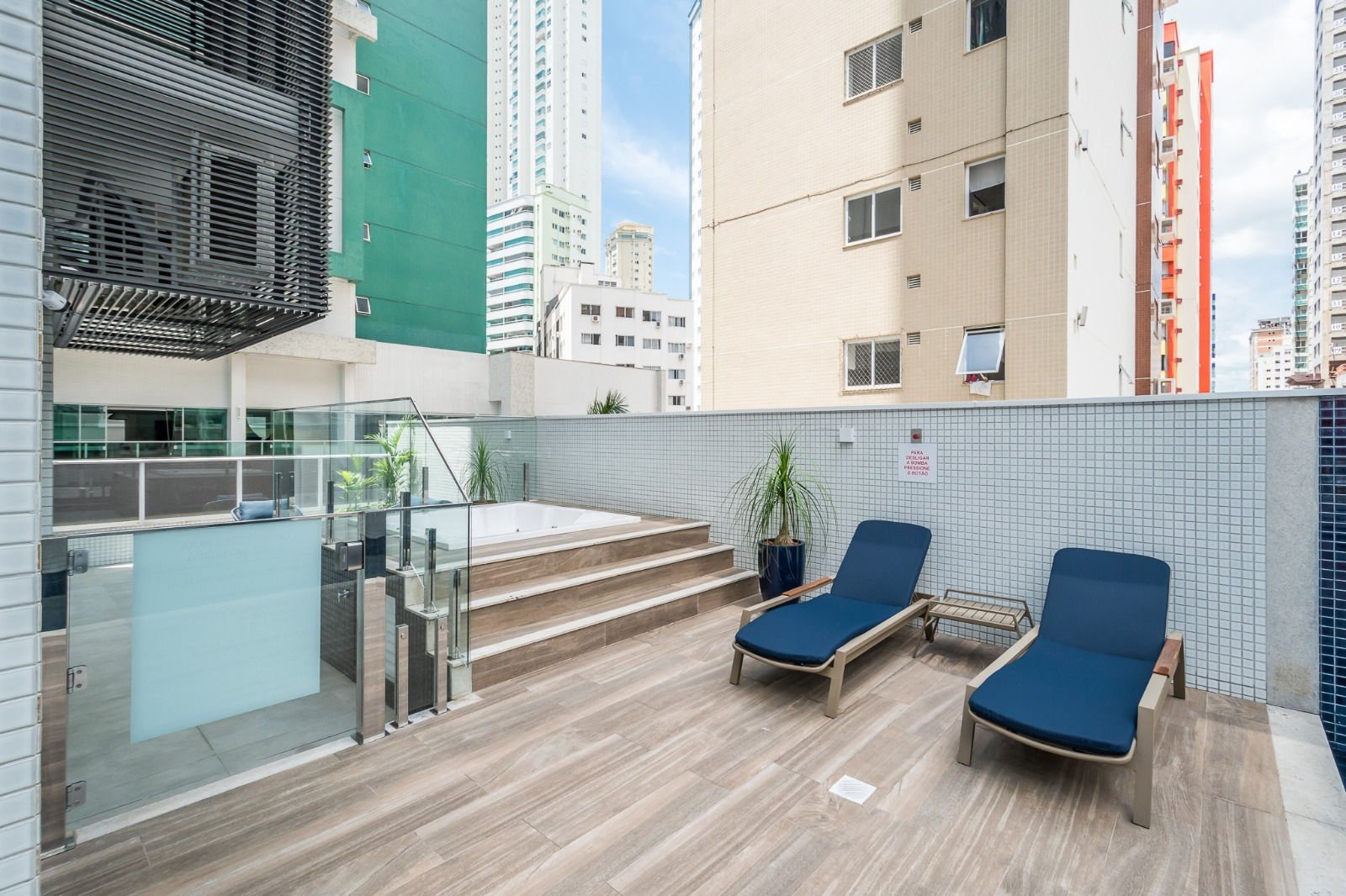 rosada-brescia-hidromassagem-01 Apartamento no Bréscia Residencial em Balneário Camboriú (SC) | ROSADA