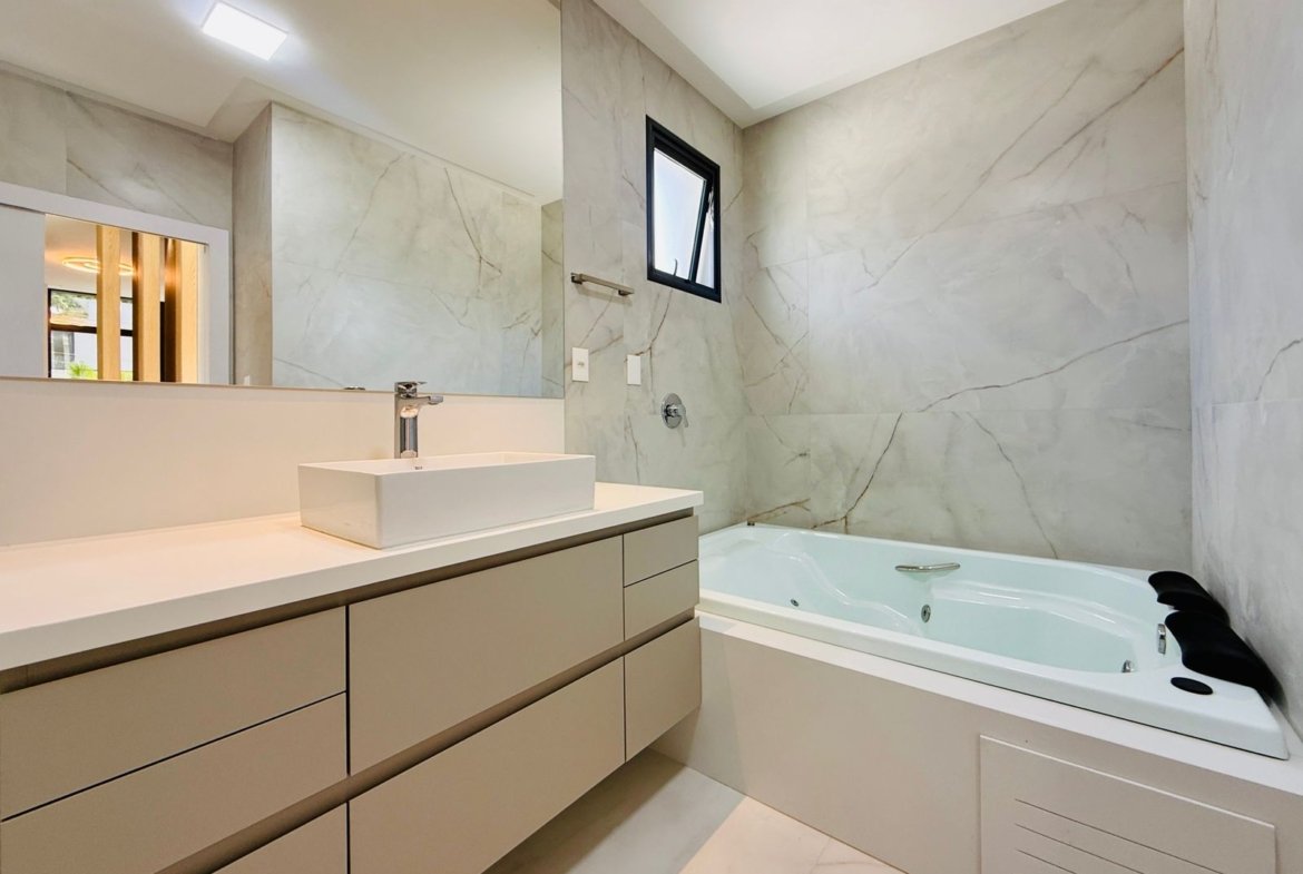Casa 56 no Condomínio Haras Rio do Ouro em Balneário Camboriú (SC) | ROSADA