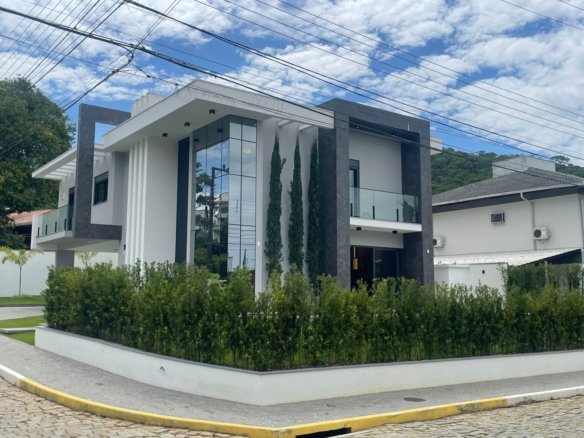 Casa 56 no Condomínio Haras Rio do Ouro em Balneário Camboriú (SC) | ROSADA