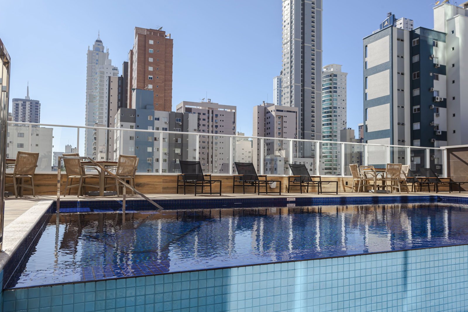 Apartamento Ocean Breeze Residence Balneário Camboriú (SC) – RV