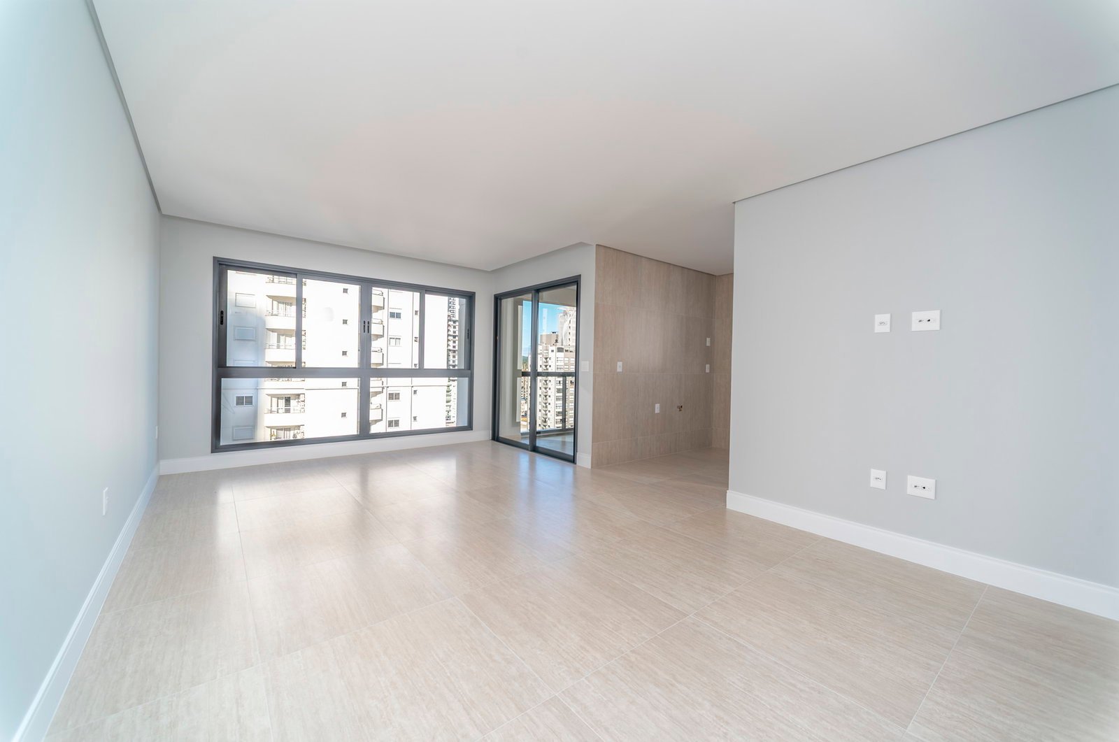 silva-packer-hannover-apto-701-sala-03 Apartamento no Hannover Residence em Balneário Camboriú (SC) | SILVA PACKER