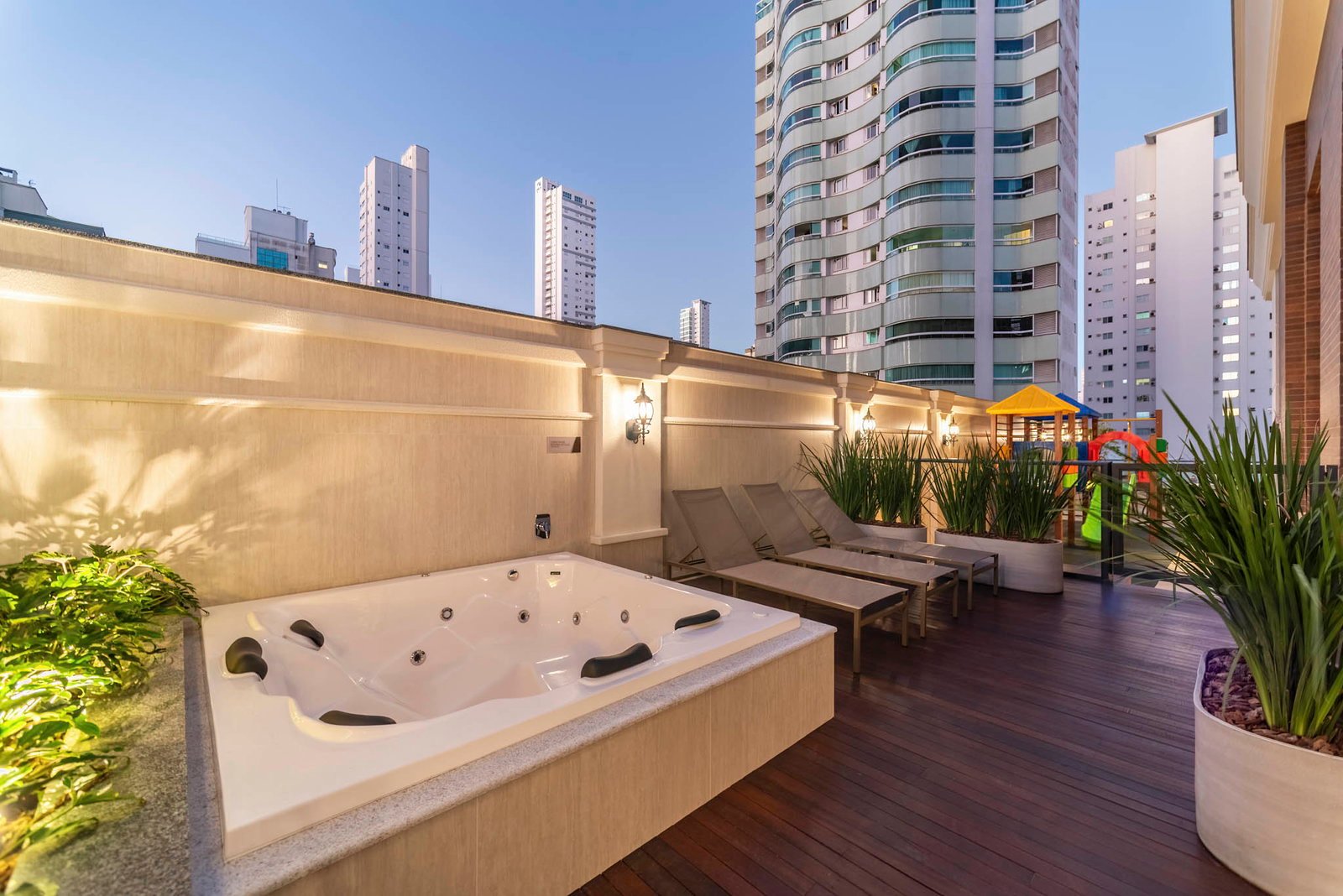 silva-packer-hannover-hidromassagem-01 Apartamento no Hannover Residence em Balneário Camboriú (SC) | SILVA PACKER