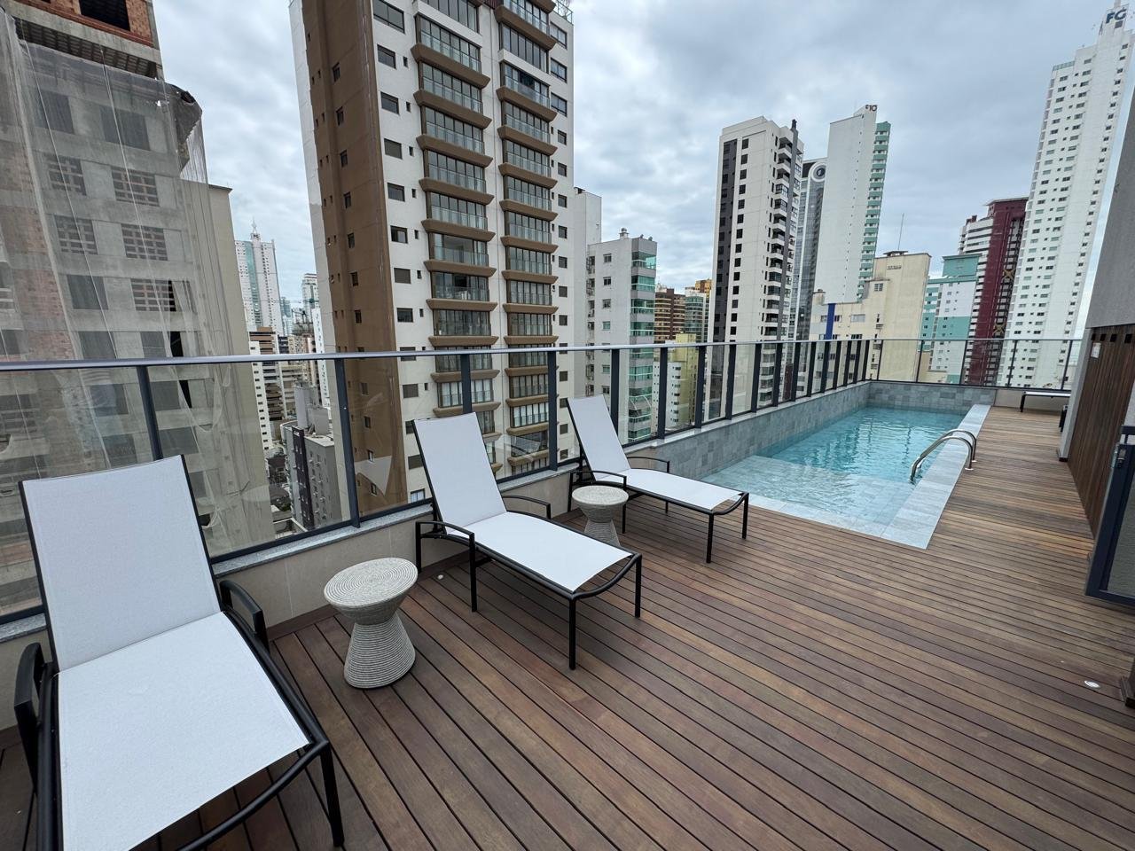 terra-del-sol-piscina-03 Apartamento no Tierra del Sol em Balneário Camboriú (SC) | TERRA