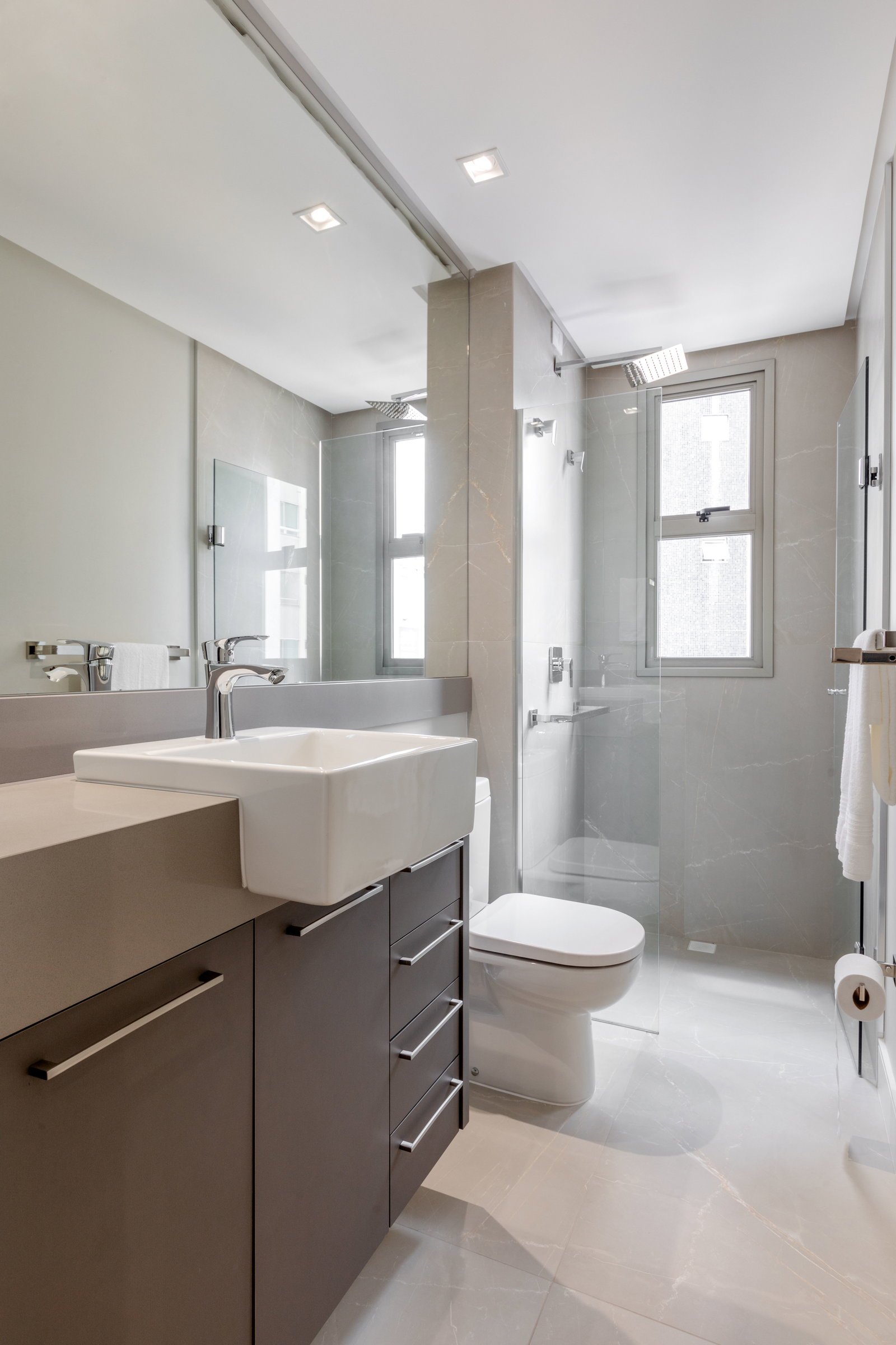trianon-charmant-banheiro-01 Apartamento no Charmant Residence em Balneário Camboriú (SC) | TEX