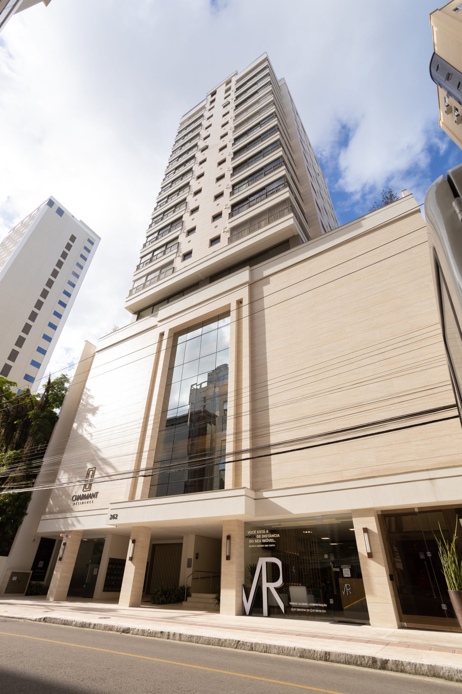 trianon-charmant-fachada-00 Apartamento no Charmant Residence em Balneário Camboriú (SC) | TEX