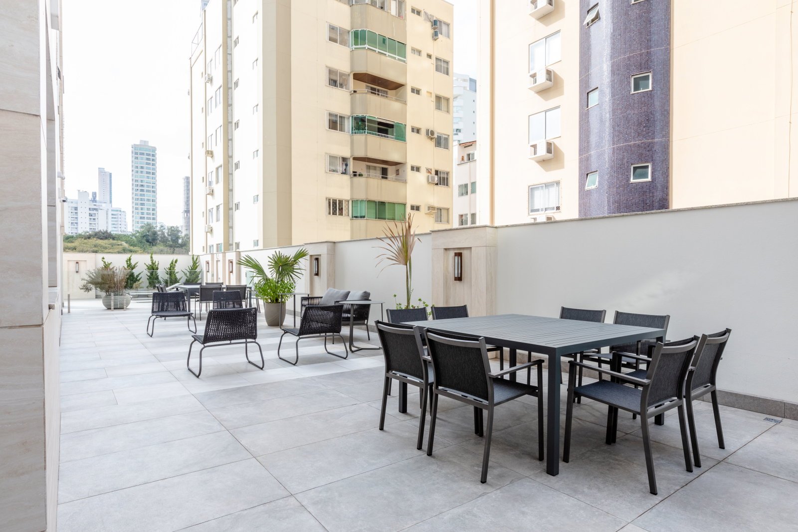 trianon-charmant-lounge-02 Apartamento no Charmant Residence em Balneário Camboriú (SC) | TEX