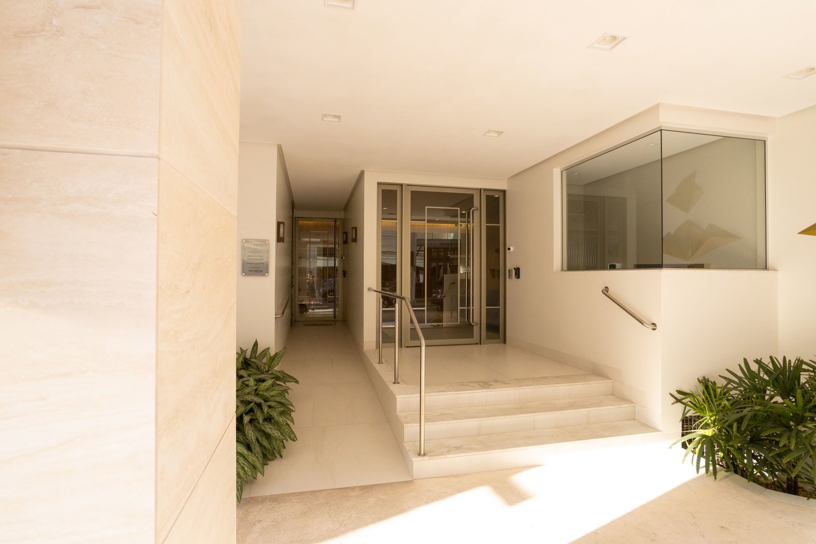 trianon-charmant-portaria-01 Apartamento no Charmant Residence em Balneário Camboriú (SC) | TEX