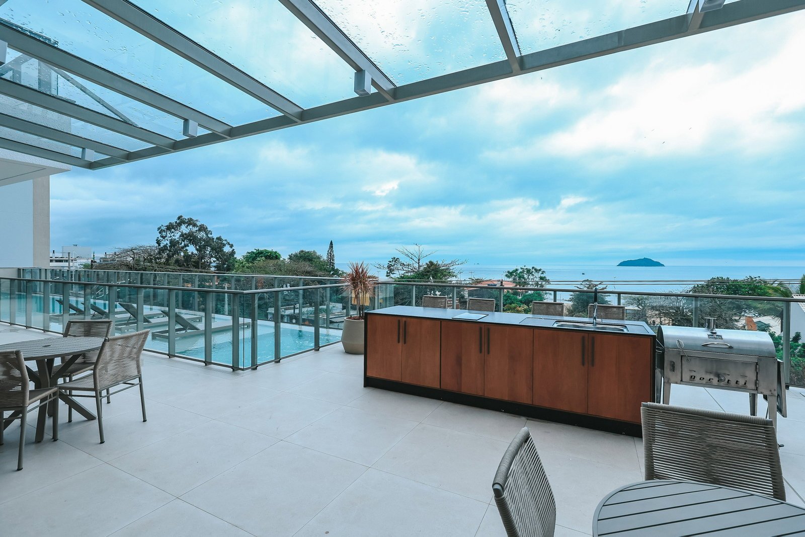 aplat-cas-horizon-piscina-01 Apartamento no Horizon em Balneário Piçarras (SC) | CAS