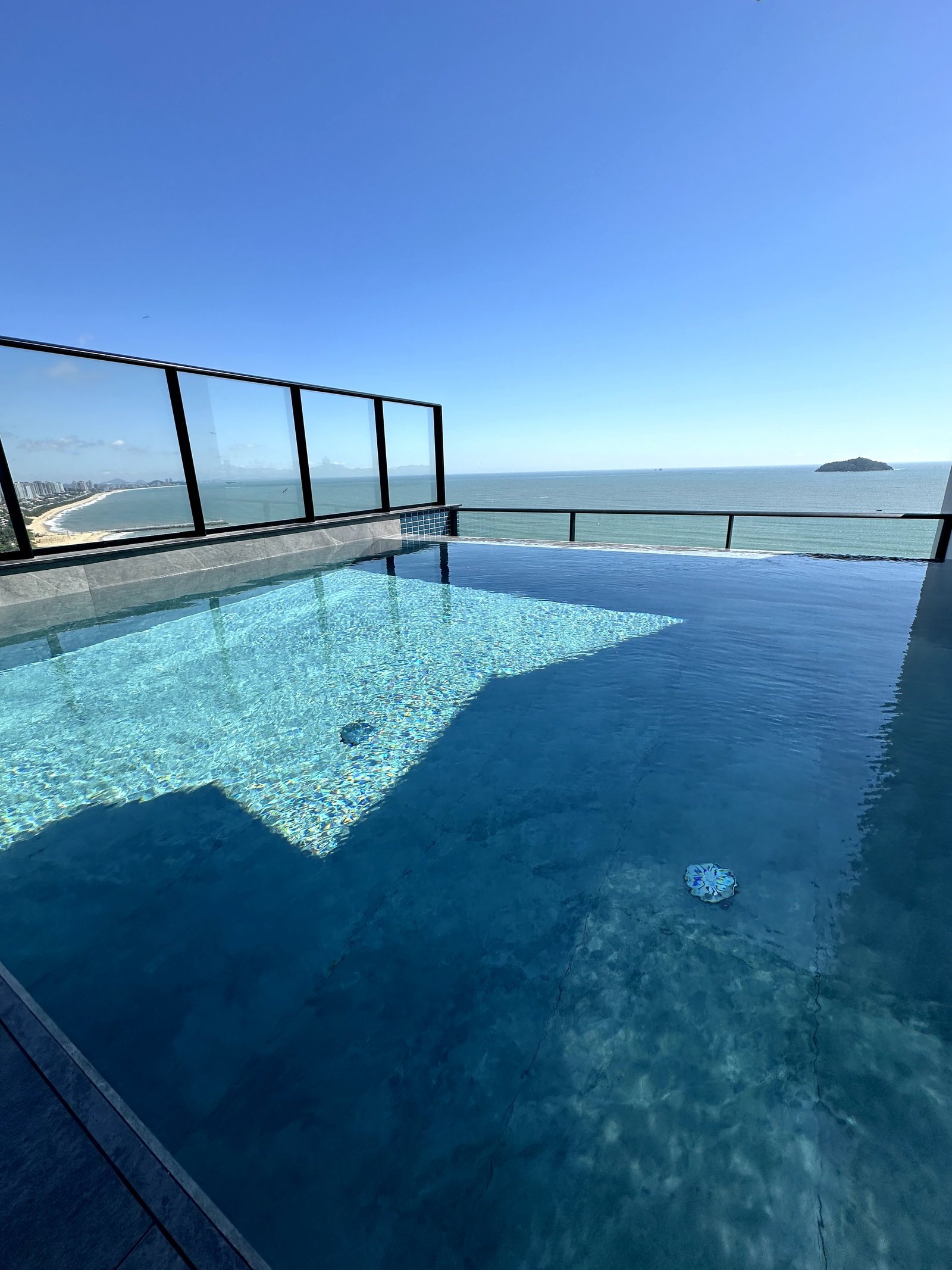 aplat-cas-horizon-piscina-02 Apartamento no Iconic Residence em Balneário Piçarras (SC) | CAS
