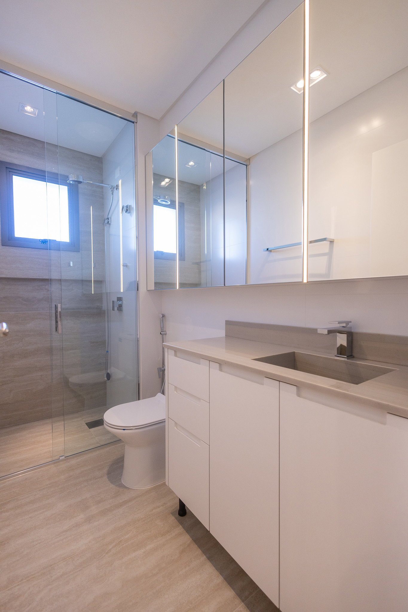 aplat-cwci-3500-beach-house-banheiro-05 Apartamento no 3500 Beach House em Balneário Piçarras (SC) | CWCI