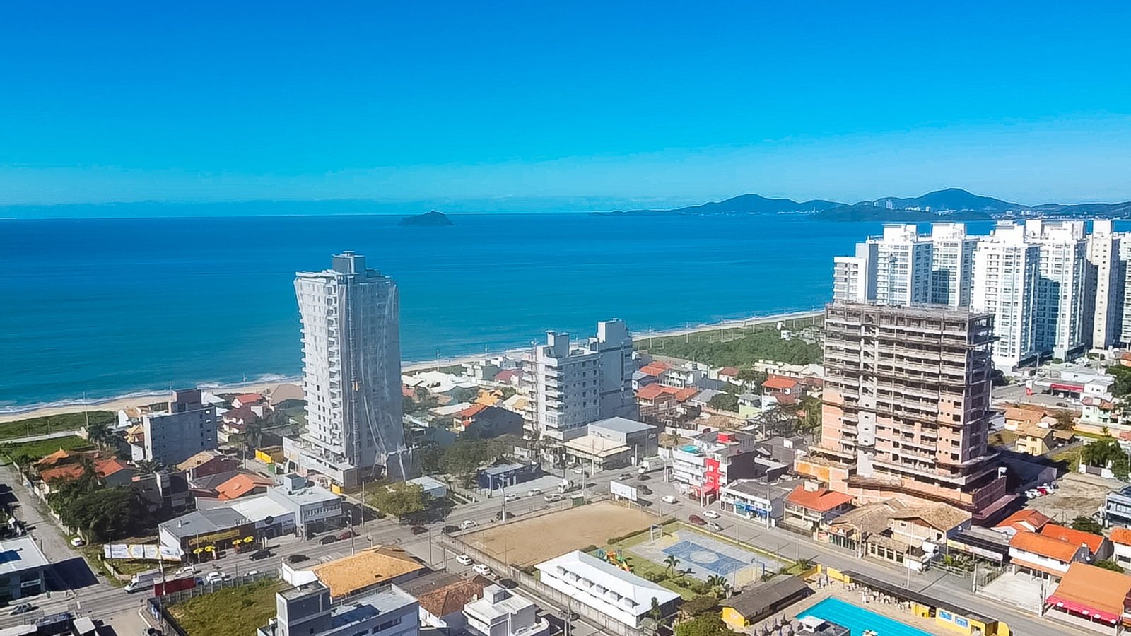 aplat-cwci-3500-beach-house-fachada-01 Apartamento no 3500 Beach House em Balneário Piçarras (SC) | CWCI
