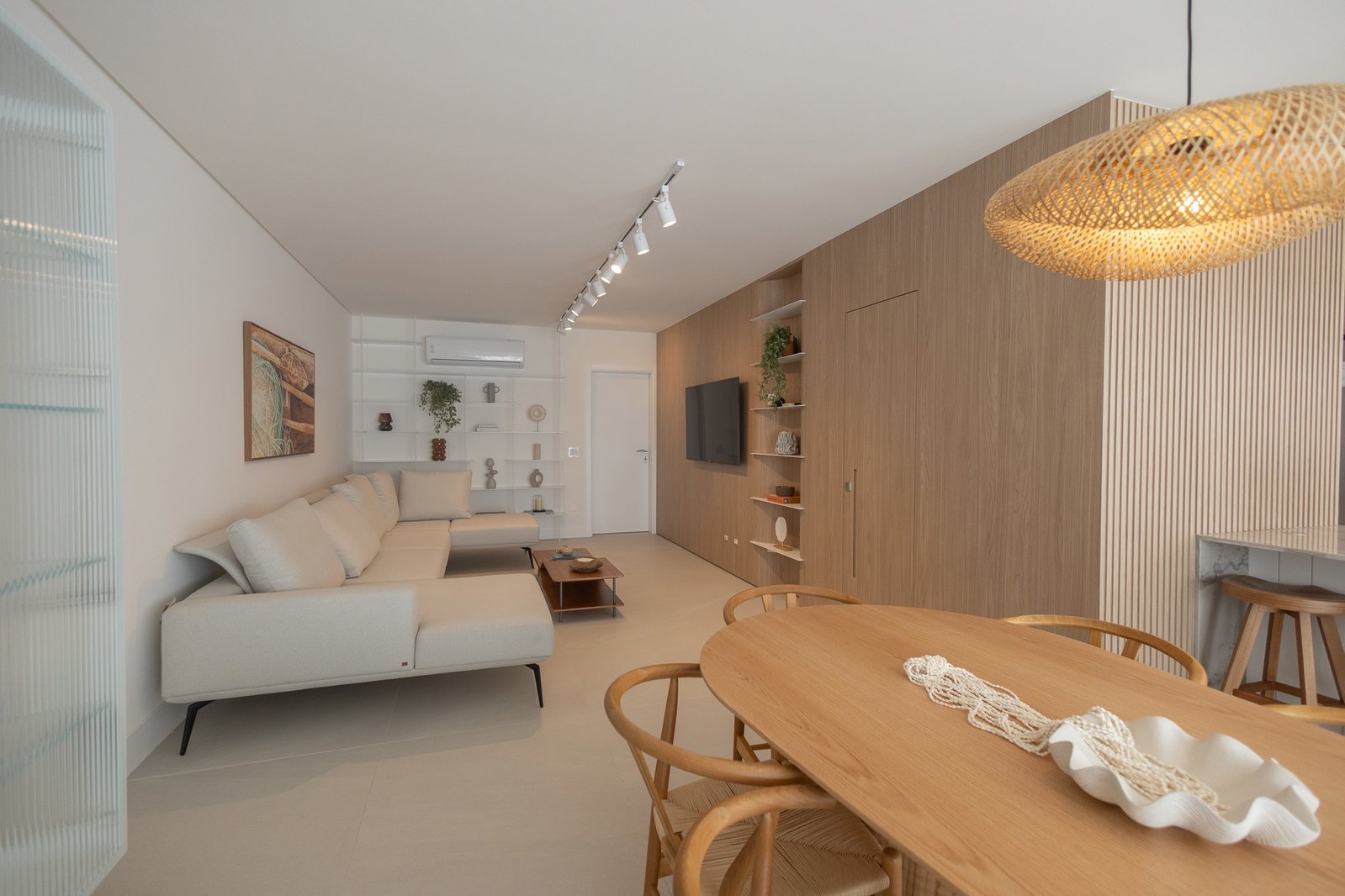 aplat-cwci-3500-beach-house-living-06 Apartamento no 3500 Beach House em Balneário Piçarras (SC) | CWCI