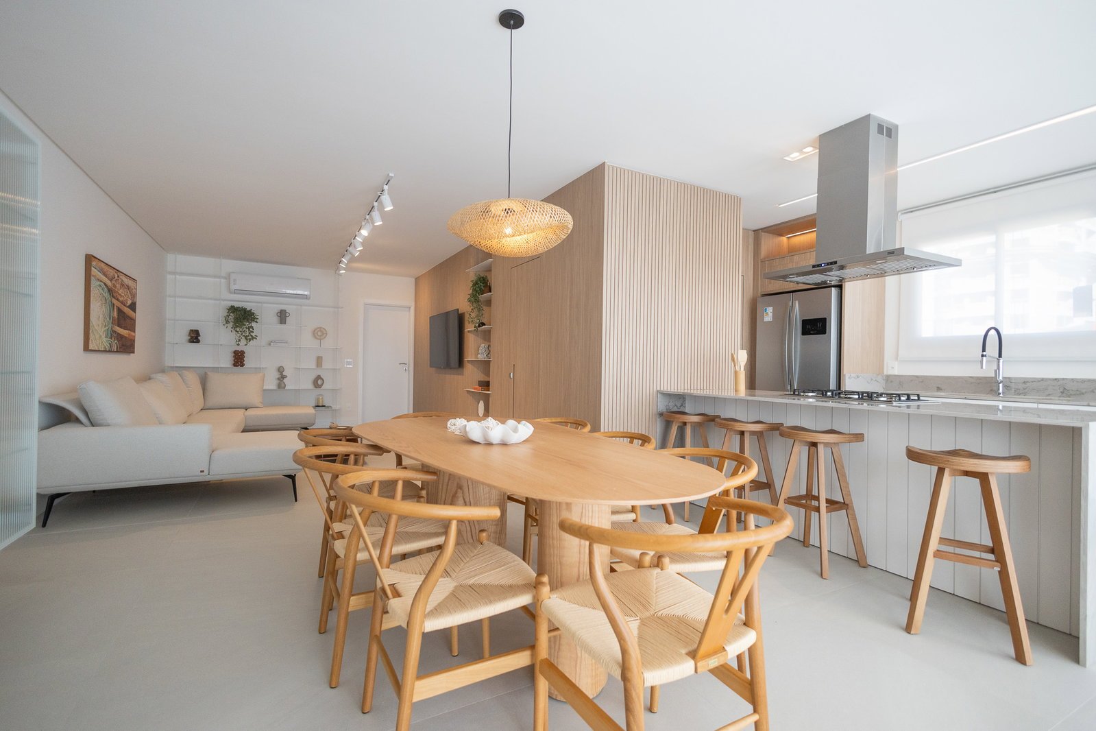 aplat-cwci-3500-beach-house-sala-jantar-01 Apartamento no 3500 Beach House em Balneário Piçarras (SC) | CWCI