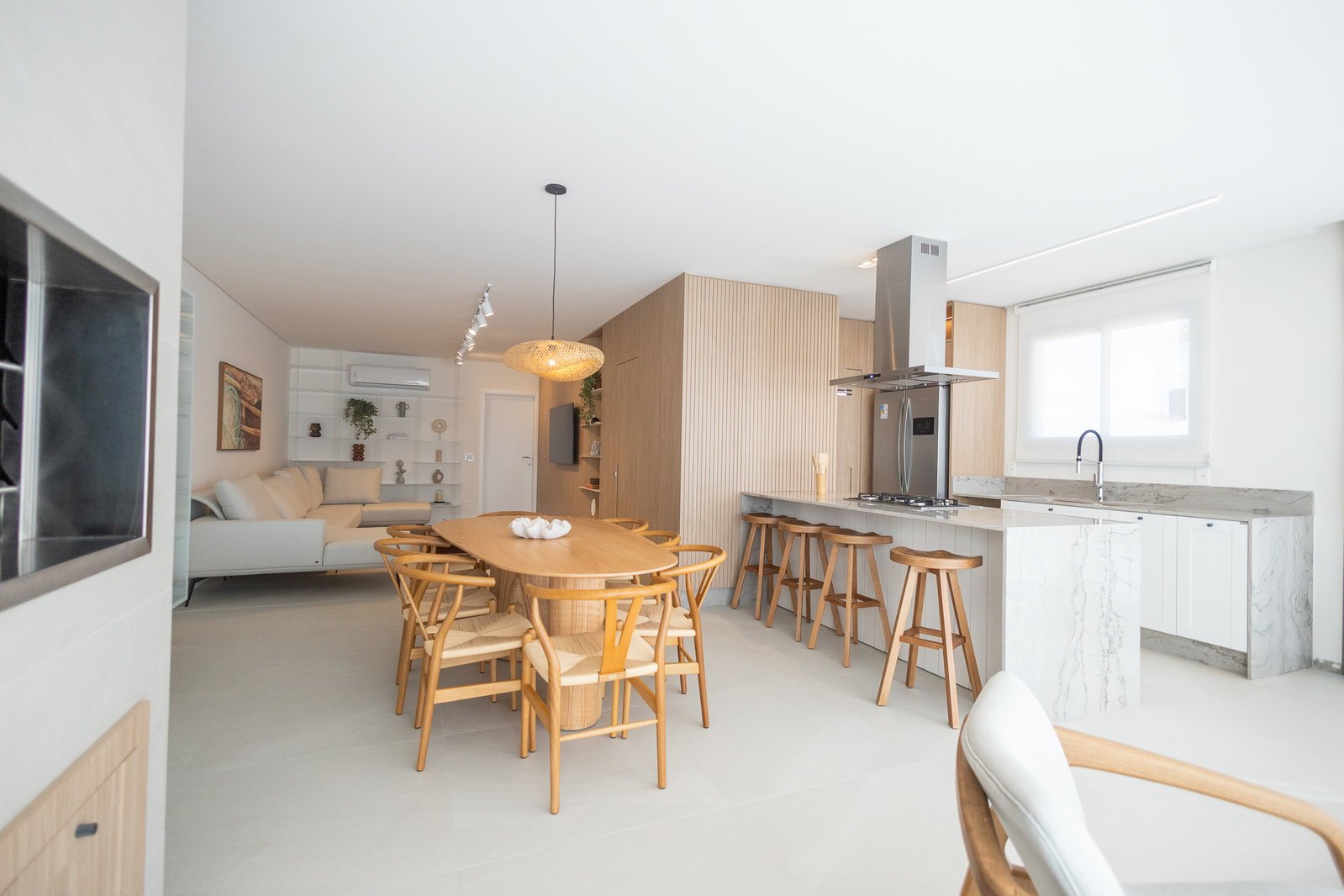 aplat-cwci-3500-beach-house-sala-jantar-02 Apartamento no 3500 Beach House em Balneário Piçarras (SC) | CWCI