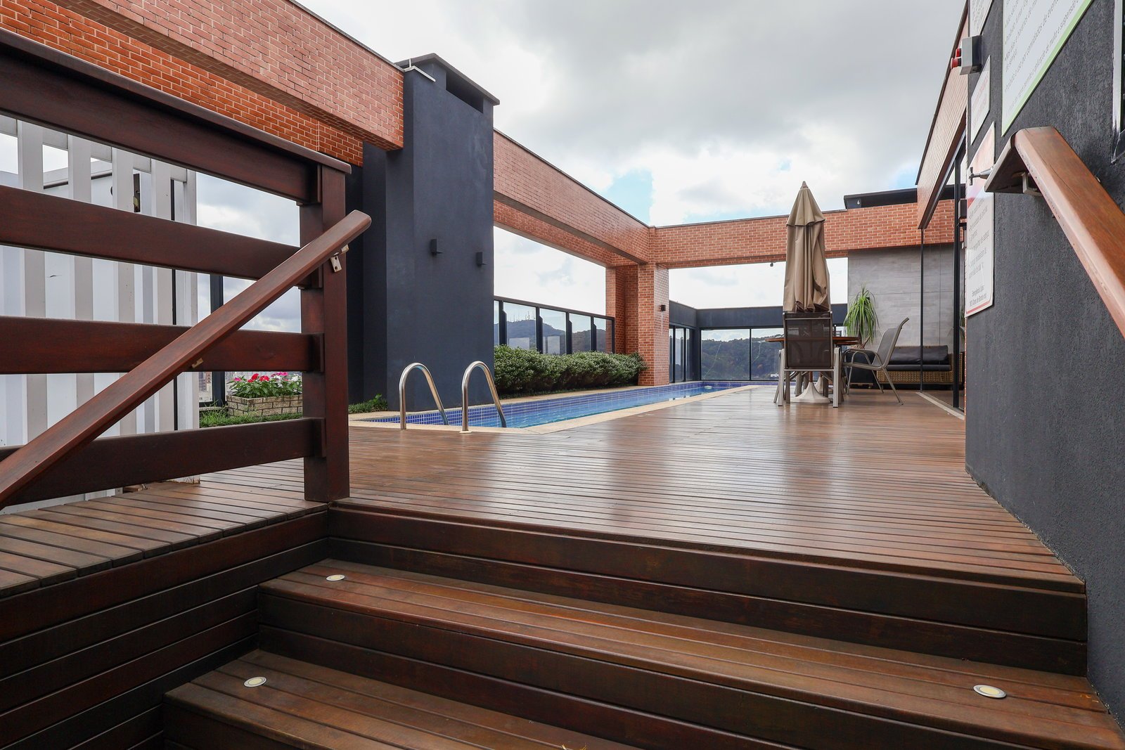 aplat-estrutura-highline-deck-molhado-01 Apartamento no Highline Park em Joinville (SC) | ESTRUTURA
