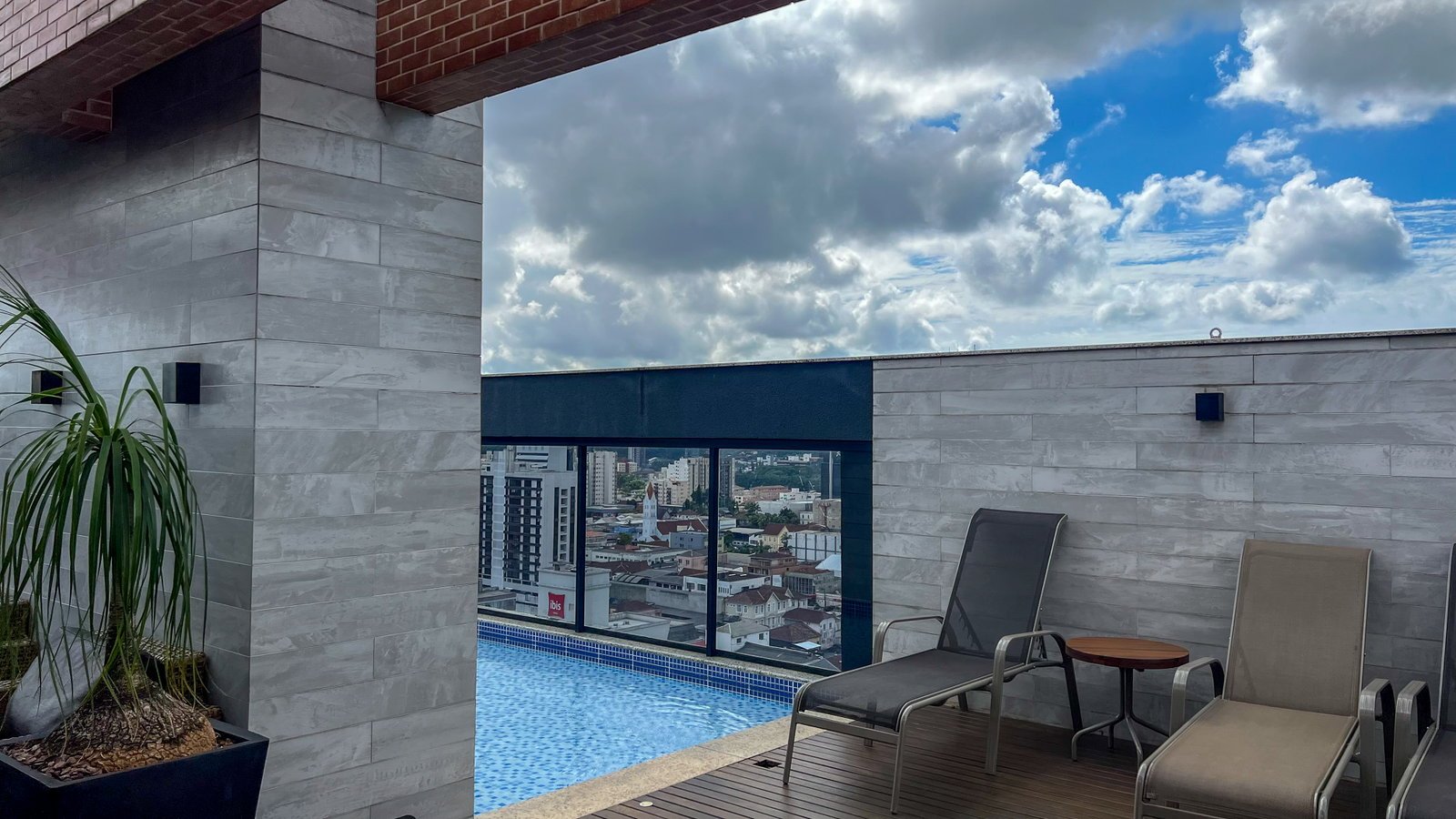 aplat-estrutura-highline-piscina-08 Apartamento no Highline Park em Joinville (SC) | ESTRUTURA