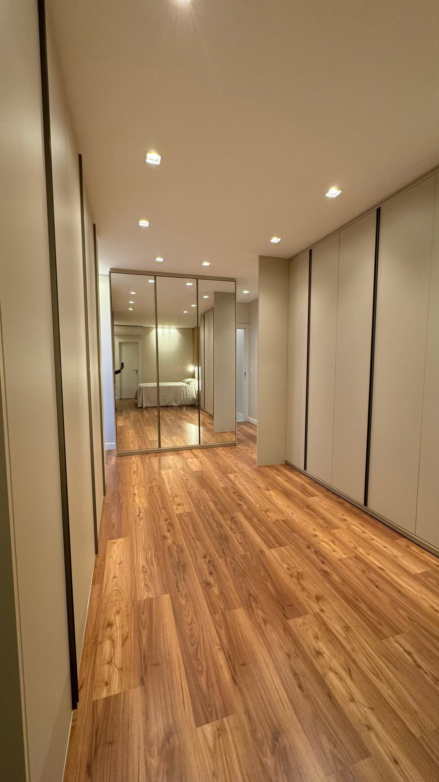 aplat-estrutura-vitirum-closet-master-01 Apartamento no Vitrium Art Residence em Joinville (SC) | ESTRUTURA