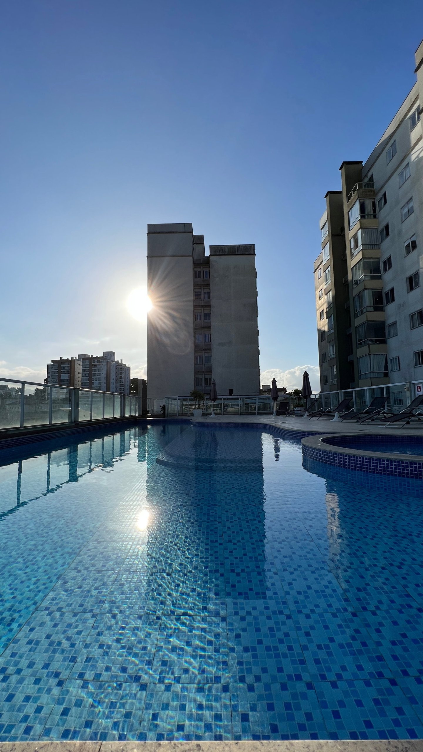 aplat-estrutura-vitta-piscina-01 Apartamento no Vitta Home Club em Joinville (SC) | ESTRUTURA