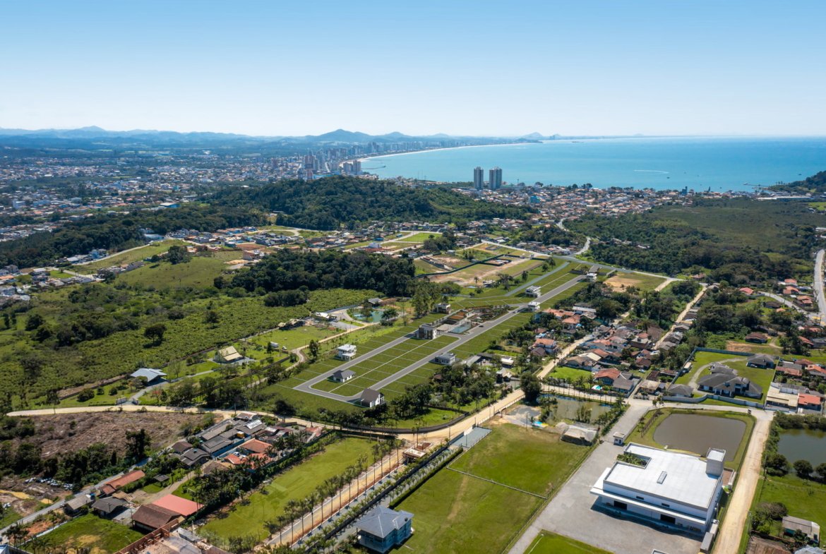 Terreno no Condomínio Brisas de Valência em Penha (SC) | GRANADA