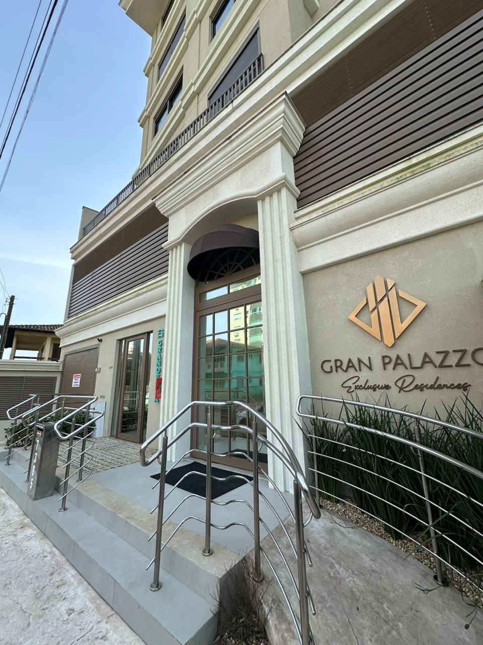 aplat-grandezza-gran-palazzo-fachada-05 Apartamento no Gran Palazzo Exclusive Residences em Navegantes (SC) | GRANDEZZA