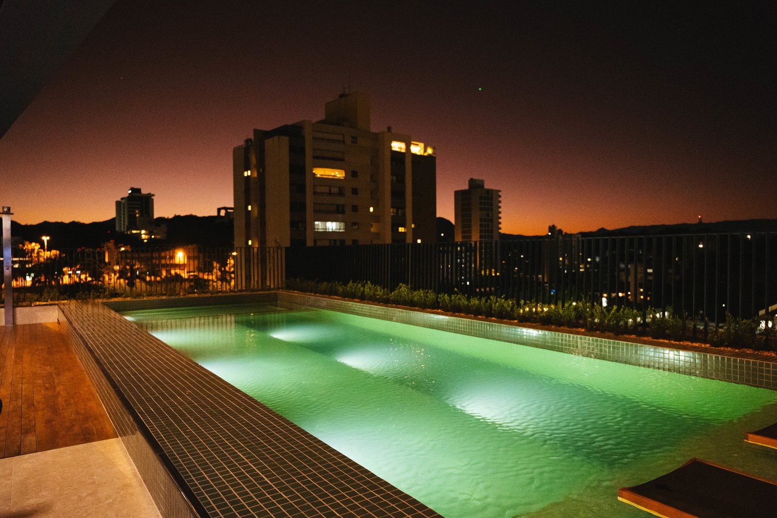 aplat-halsten-opera-foto-piscina-02 Apartamento no Opera em Joinville (SC) | HALSTEN