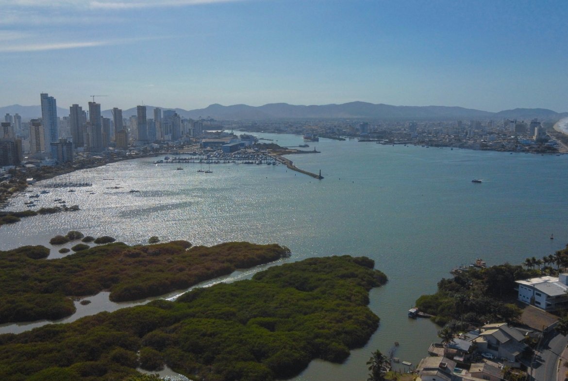 Apartamento na Casa Atalaia 47 em Itajaí (SC) | MACODESC