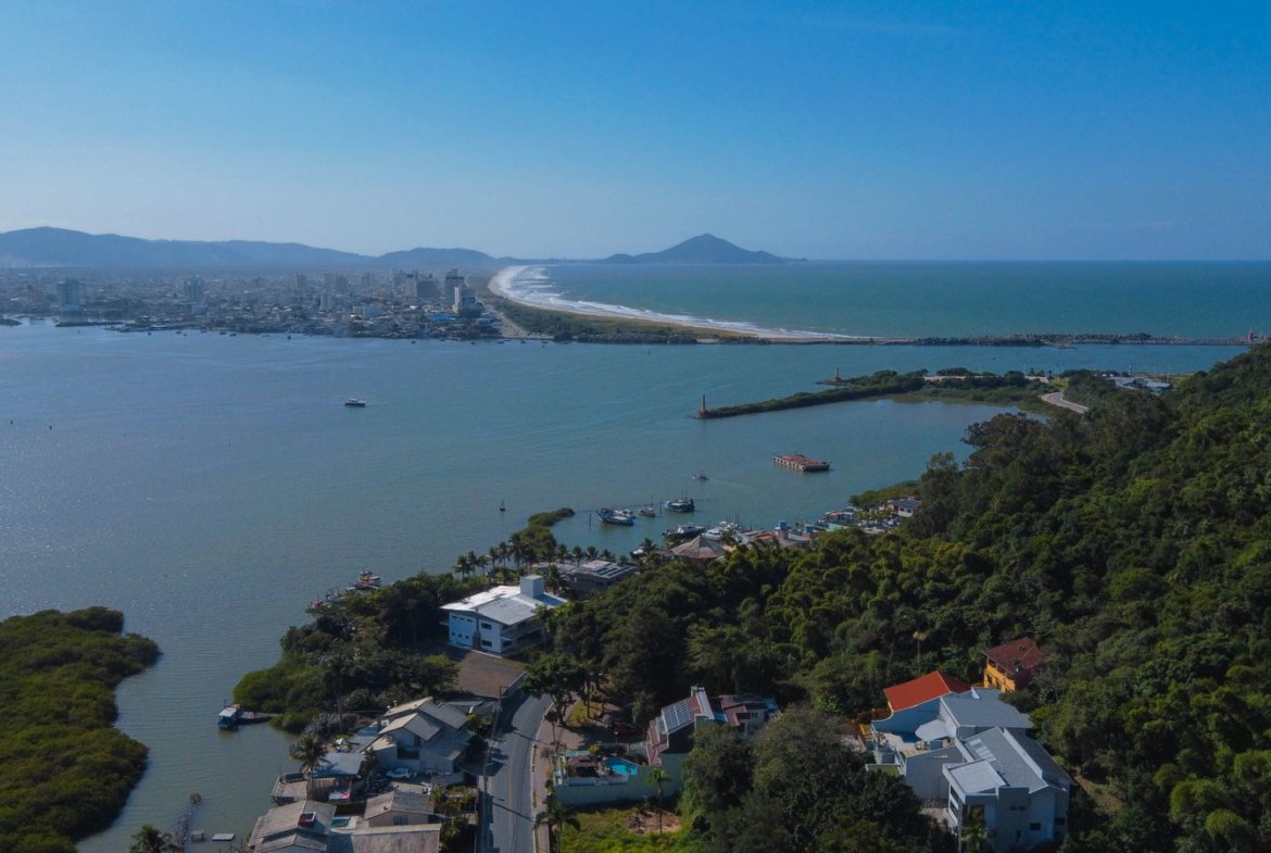 Apartamento na Casa Atalaia 47 em Itajaí (SC) | MACODESC